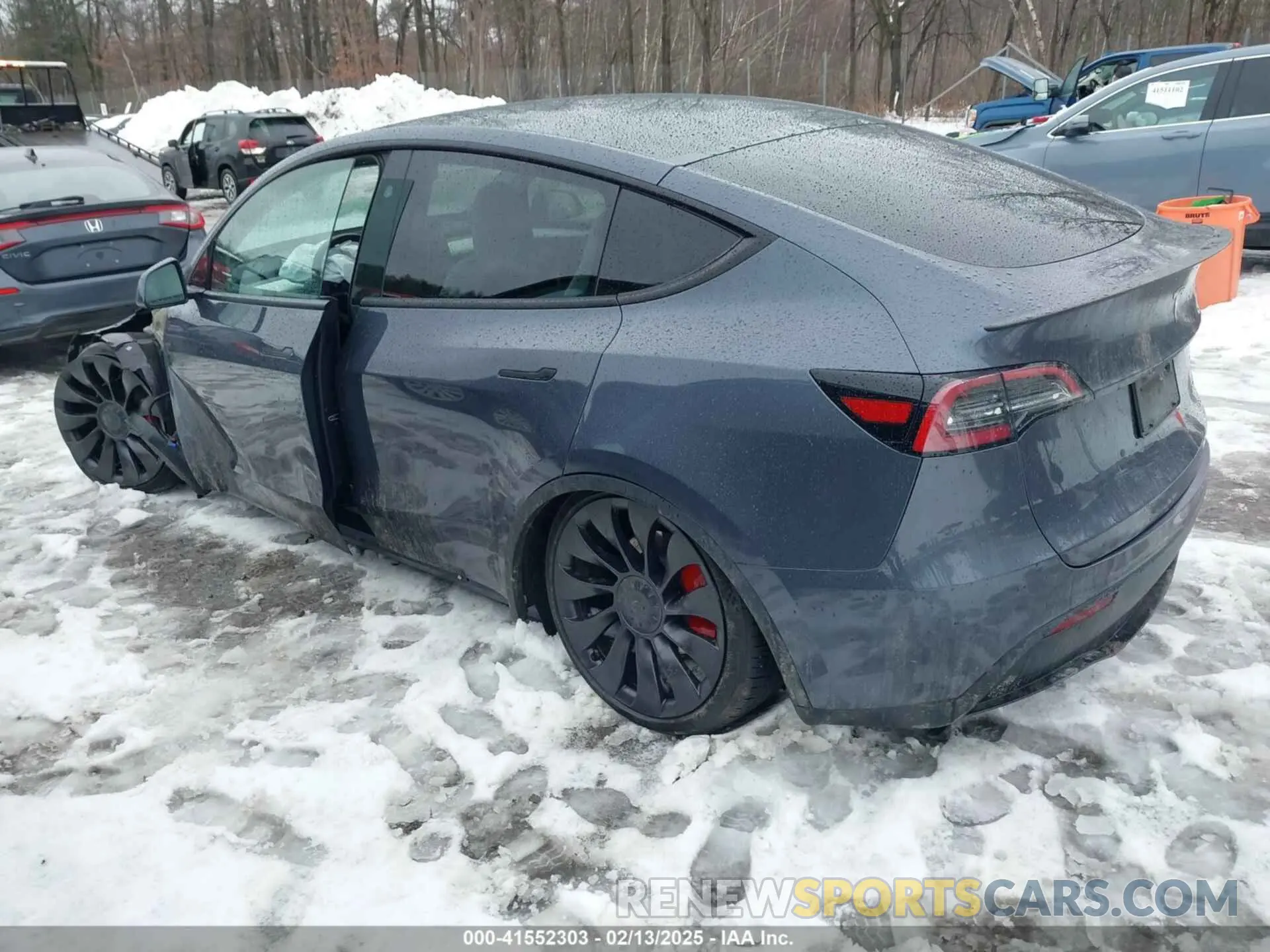 3 Photograph of a damaged car 7SAYGDEF0PF860353 TESLA MODEL Y 2023
