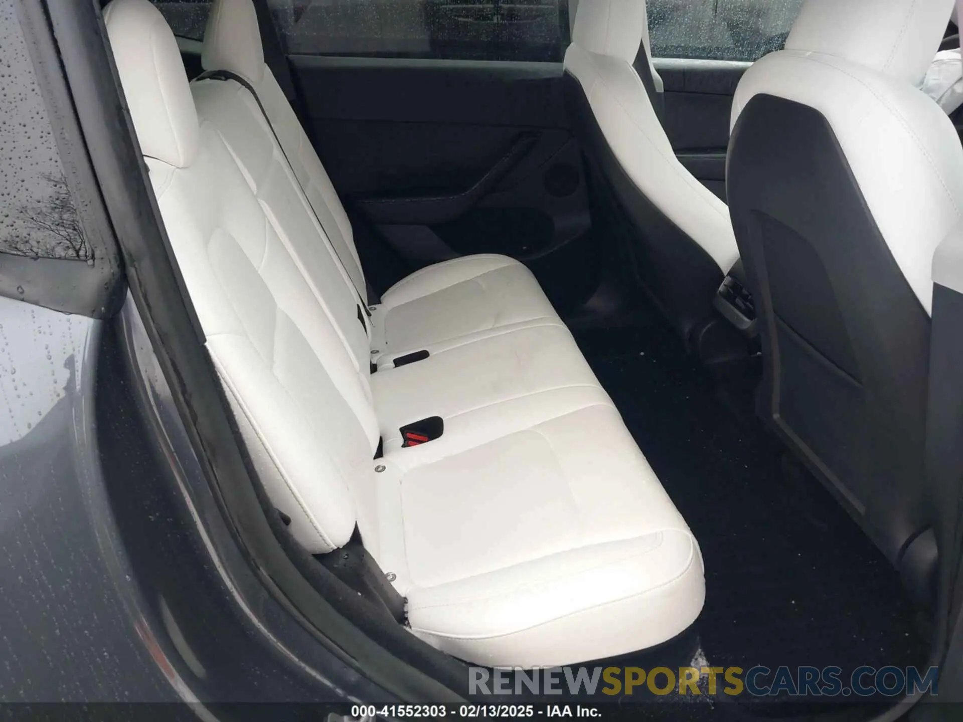8 Photograph of a damaged car 7SAYGDEF0PF860353 TESLA MODEL Y 2023
