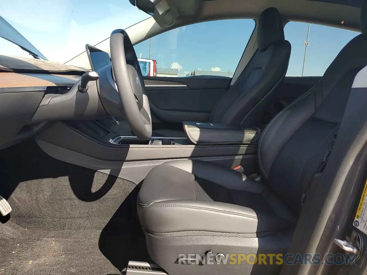7 Photograph of a damaged car 7SAYGDEF0PF872020 TESLA MODEL Y 2023