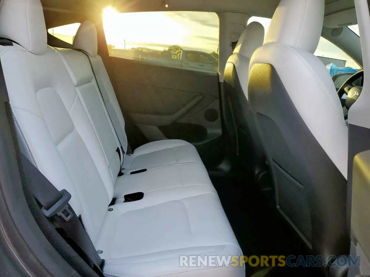 10 Photograph of a damaged car 7SAYGDEF0PF902259 TESLA MODEL Y 2023