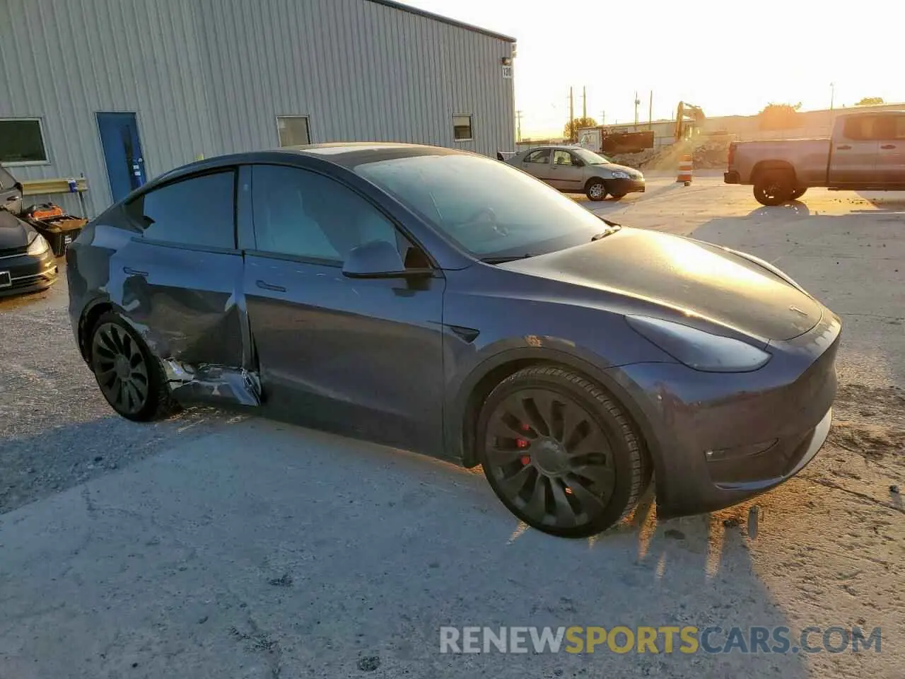 4 Photograph of a damaged car 7SAYGDEF0PF902259 TESLA MODEL Y 2023
