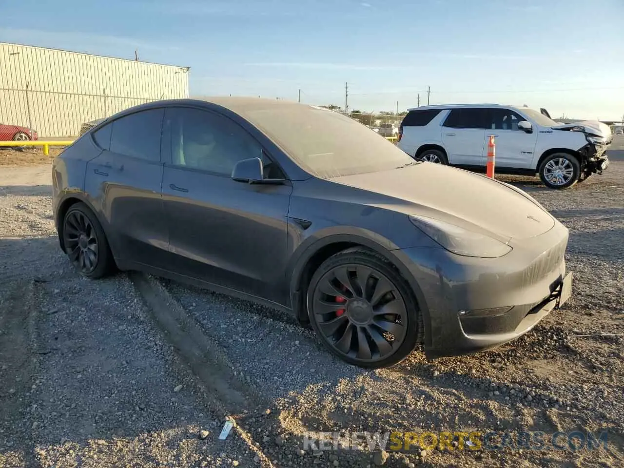 4 Photograph of a damaged car 7SAYGDEF0PF943264 TESLA MODEL Y 2023