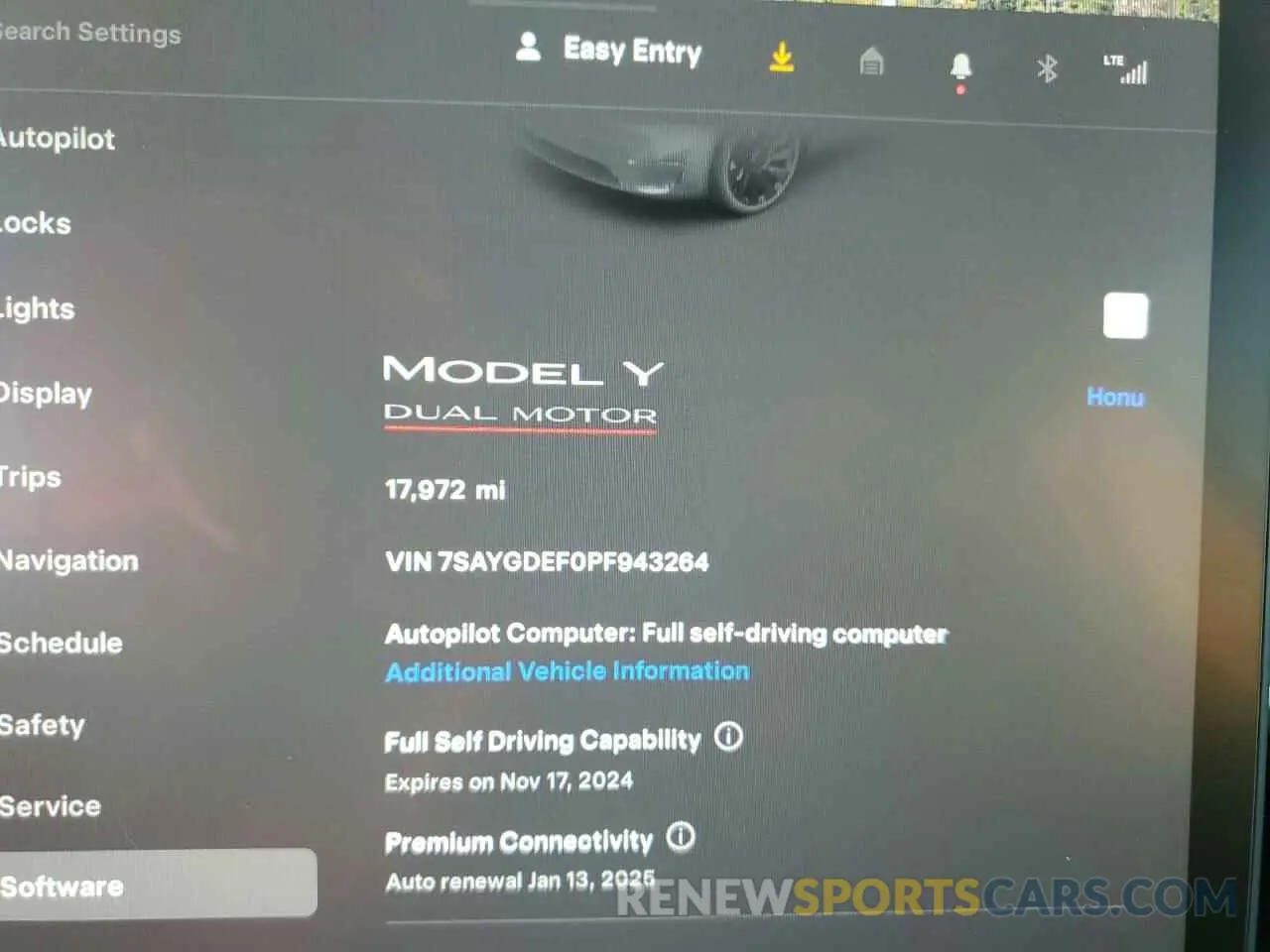 9 Photograph of a damaged car 7SAYGDEF0PF943264 TESLA MODEL Y 2023