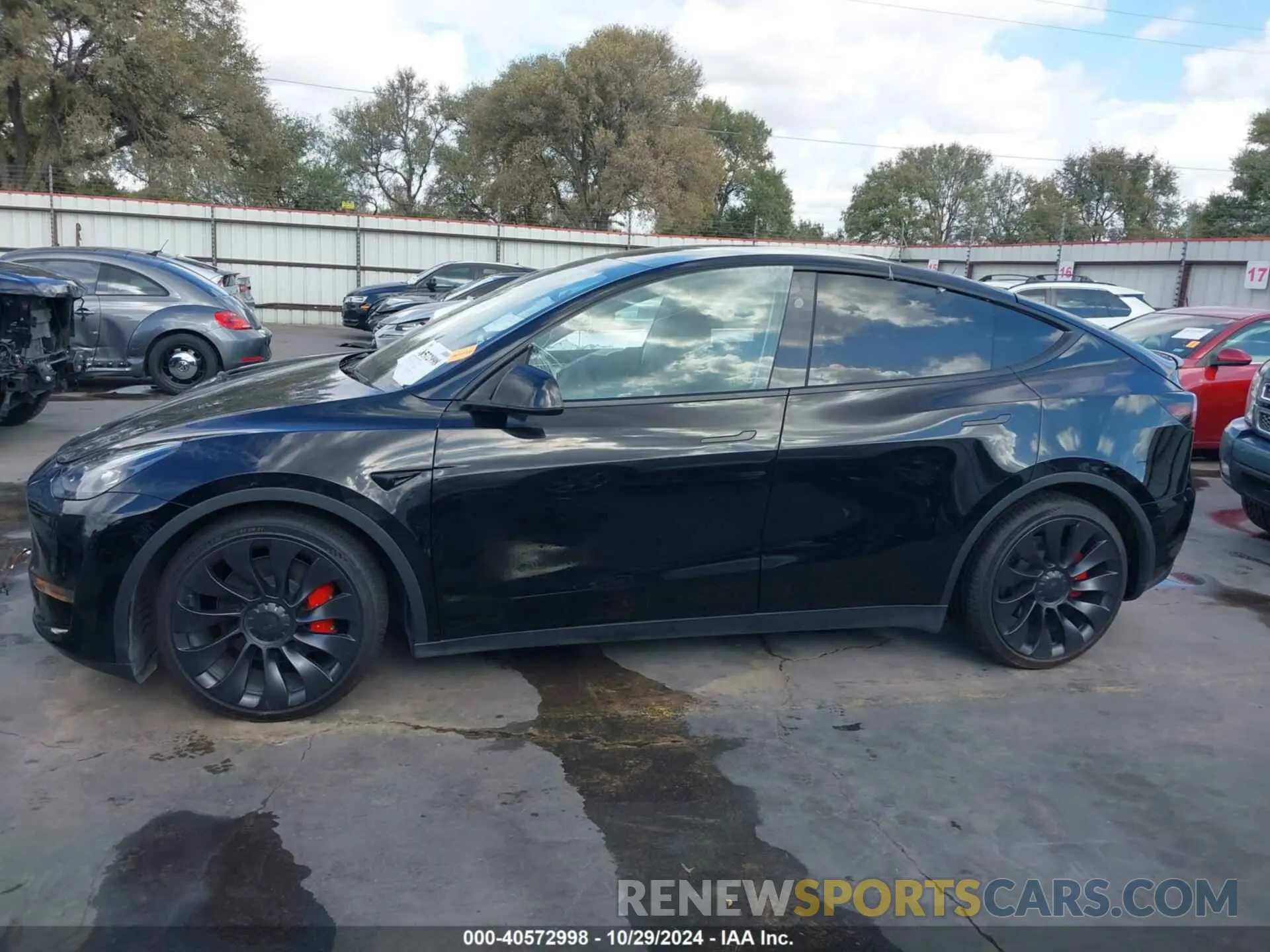 14 Photograph of a damaged car 7SAYGDEF0PF972179 TESLA MODEL Y 2023