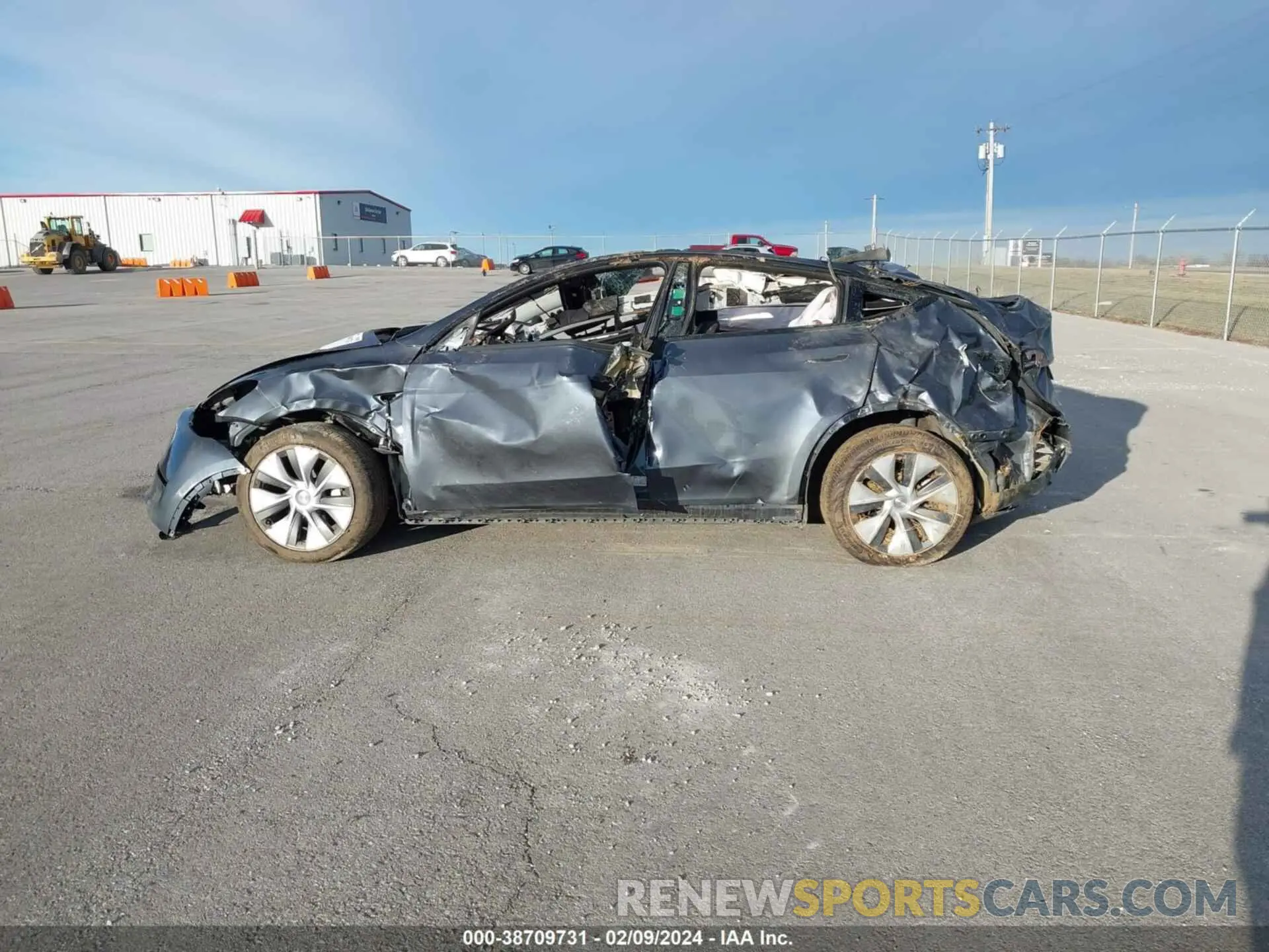 13 Photograph of a damaged car 7SAYGDEF1PA048850 TESLA MODEL Y 2023