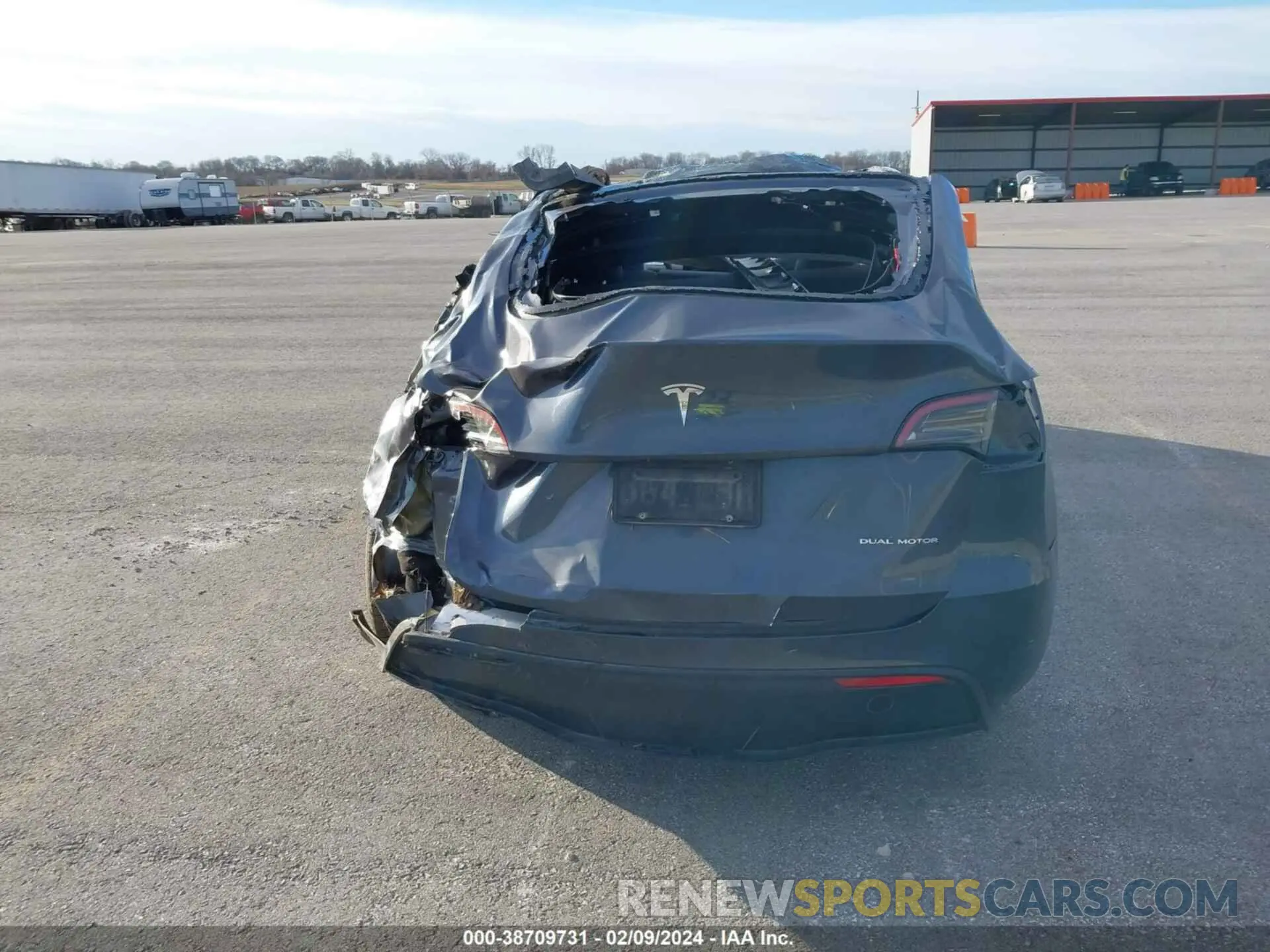 15 Photograph of a damaged car 7SAYGDEF1PA048850 TESLA MODEL Y 2023