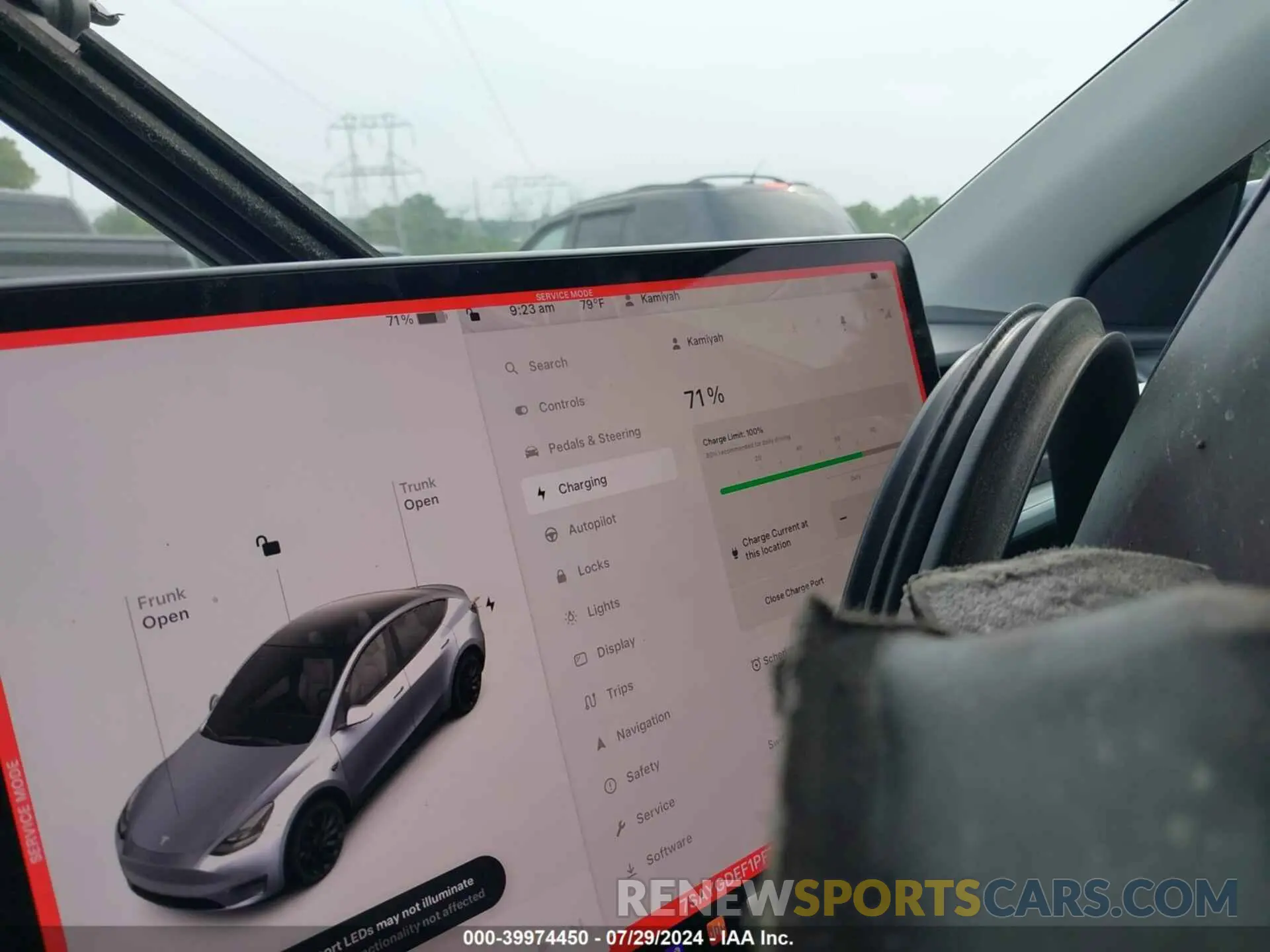 18 Photograph of a damaged car 7SAYGDEF1PF712874 TESLA MODEL Y 2023