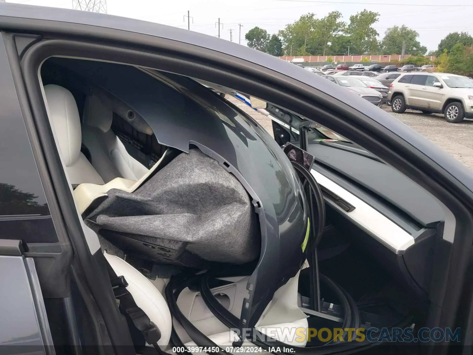 5 Photograph of a damaged car 7SAYGDEF1PF712874 TESLA MODEL Y 2023