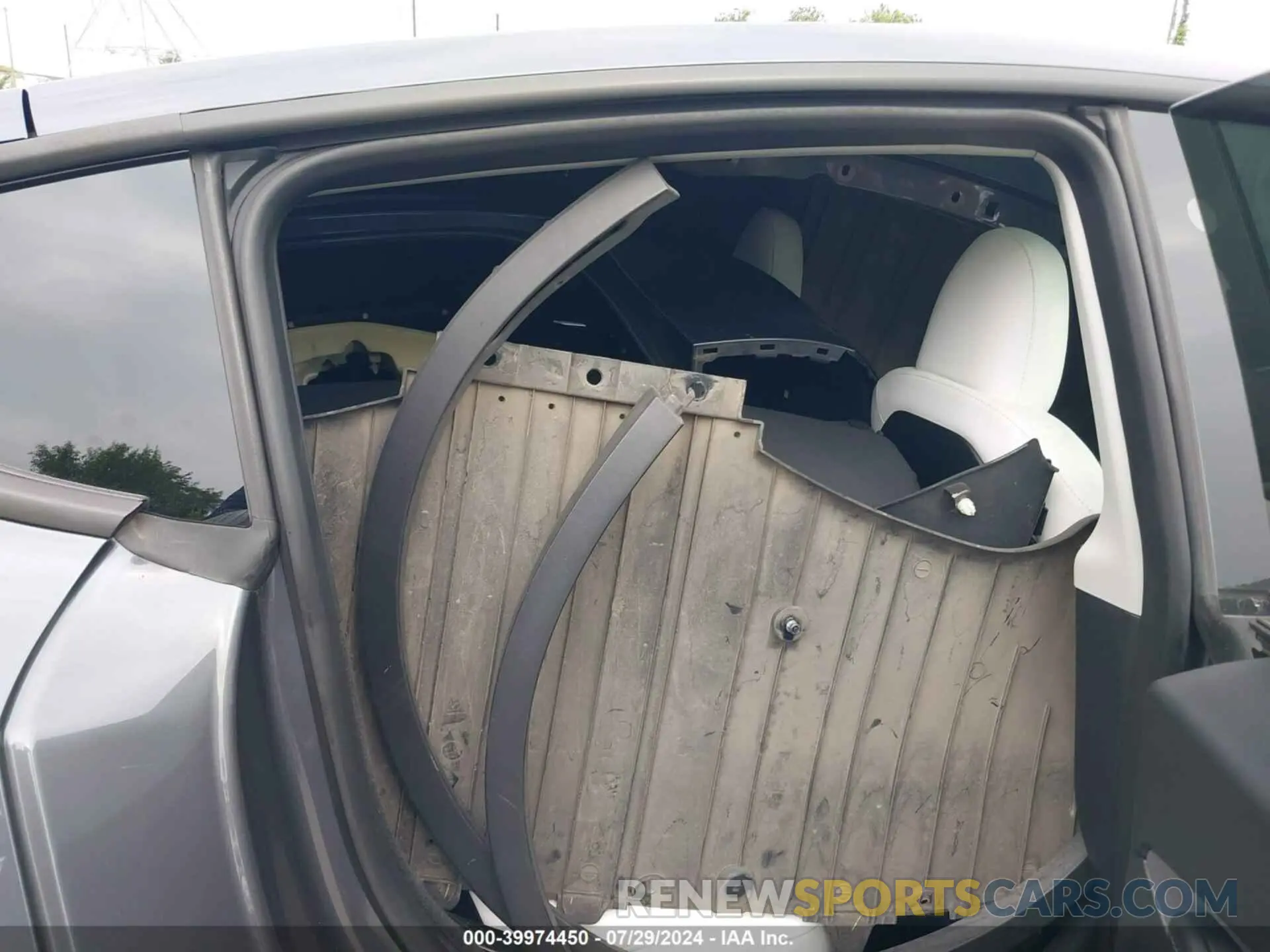8 Photograph of a damaged car 7SAYGDEF1PF712874 TESLA MODEL Y 2023