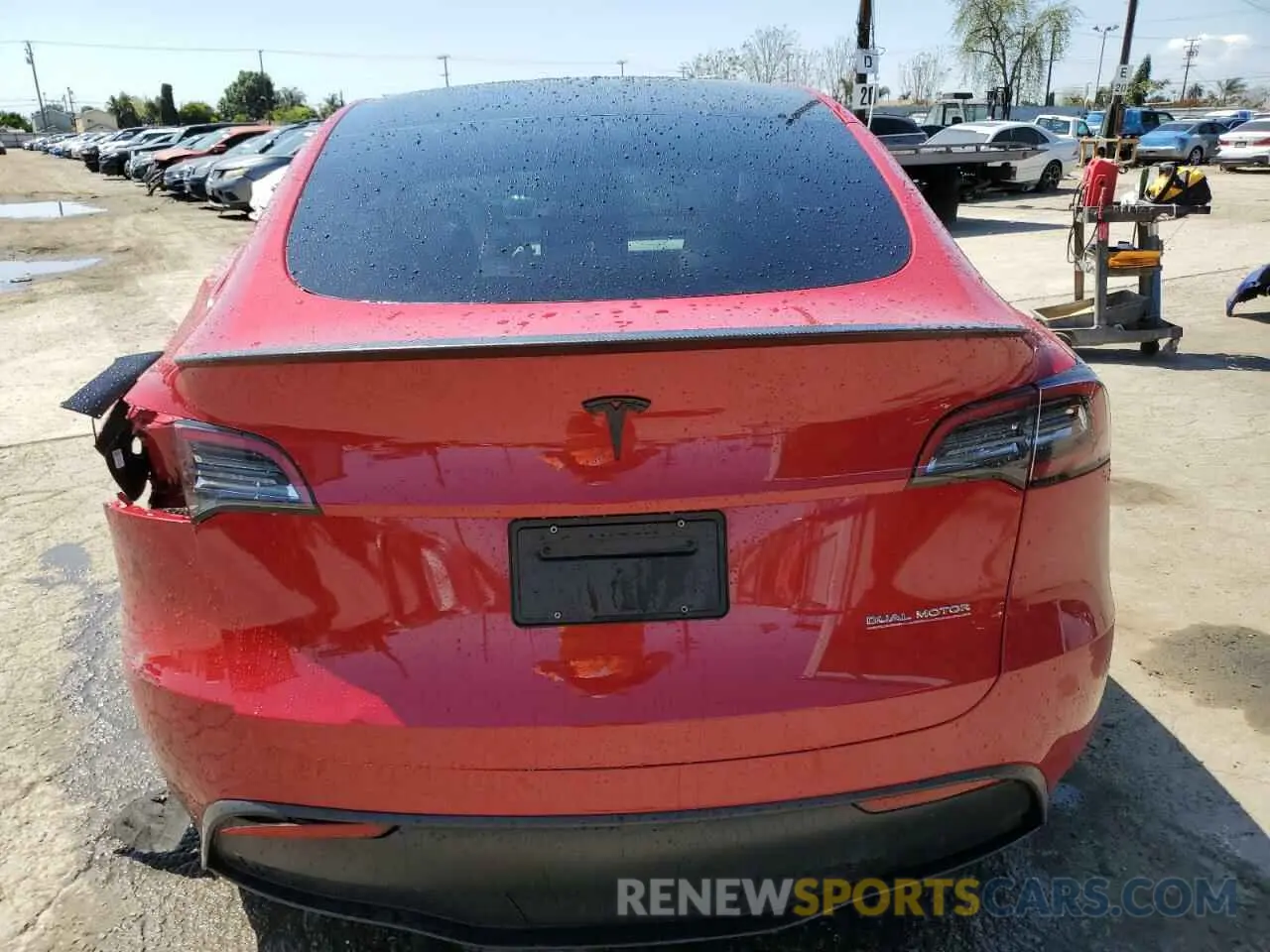 6 Photograph of a damaged car 7SAYGDEF1PF743512 TESLA MODEL Y 2023