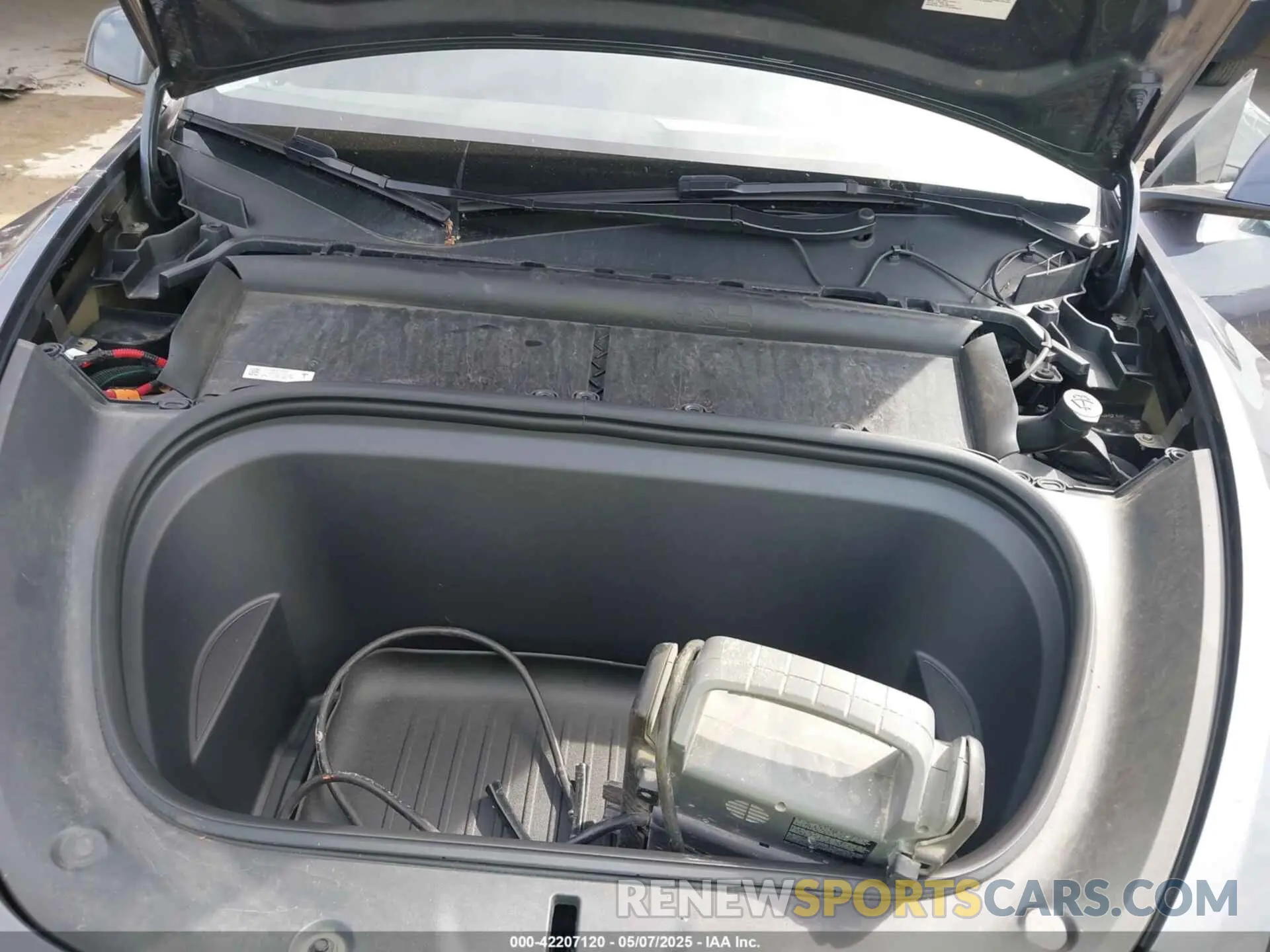 10 Photograph of a damaged car 7SAYGDEF1PF777756 TESLA MODEL Y 2023