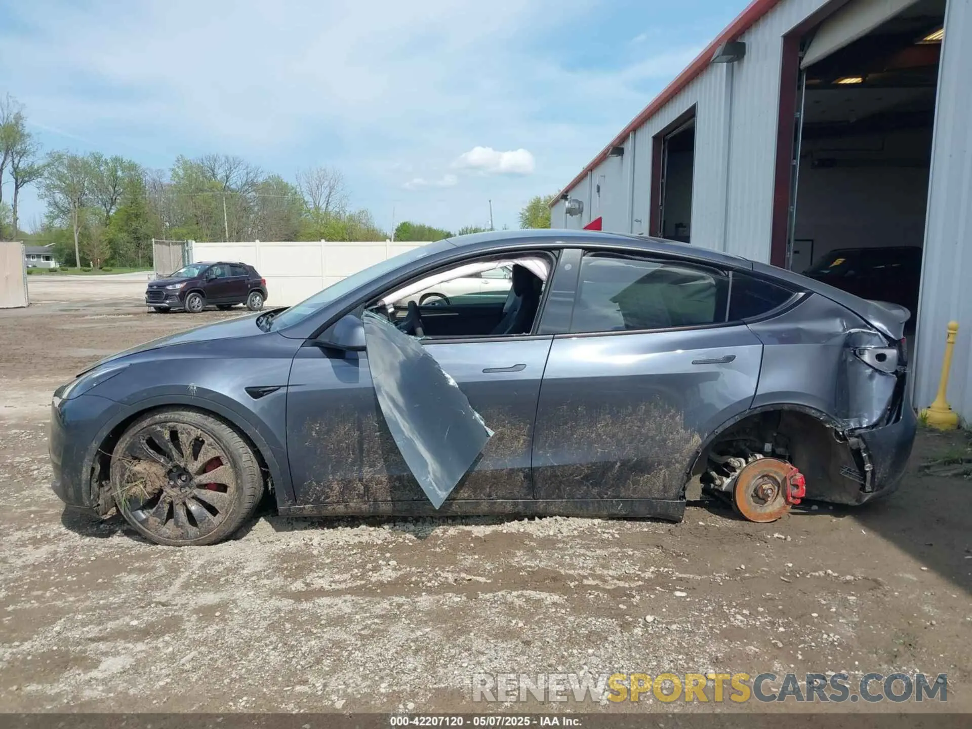13 Photograph of a damaged car 7SAYGDEF1PF777756 TESLA MODEL Y 2023