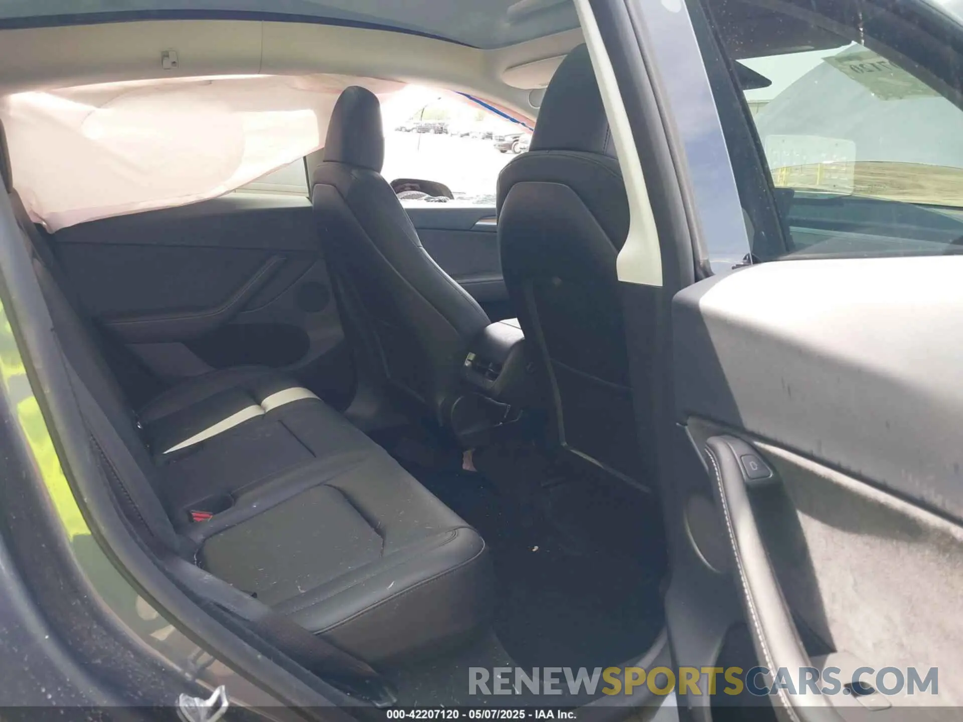 8 Photograph of a damaged car 7SAYGDEF1PF777756 TESLA MODEL Y 2023