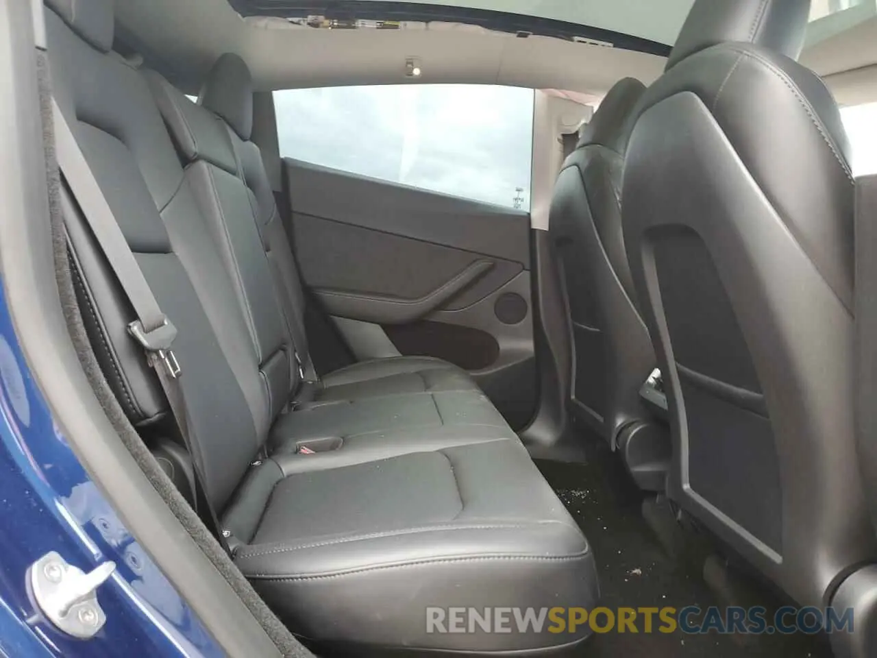 10 Photograph of a damaged car 7SAYGDEF1PF779099 TESLA MODEL Y 2023