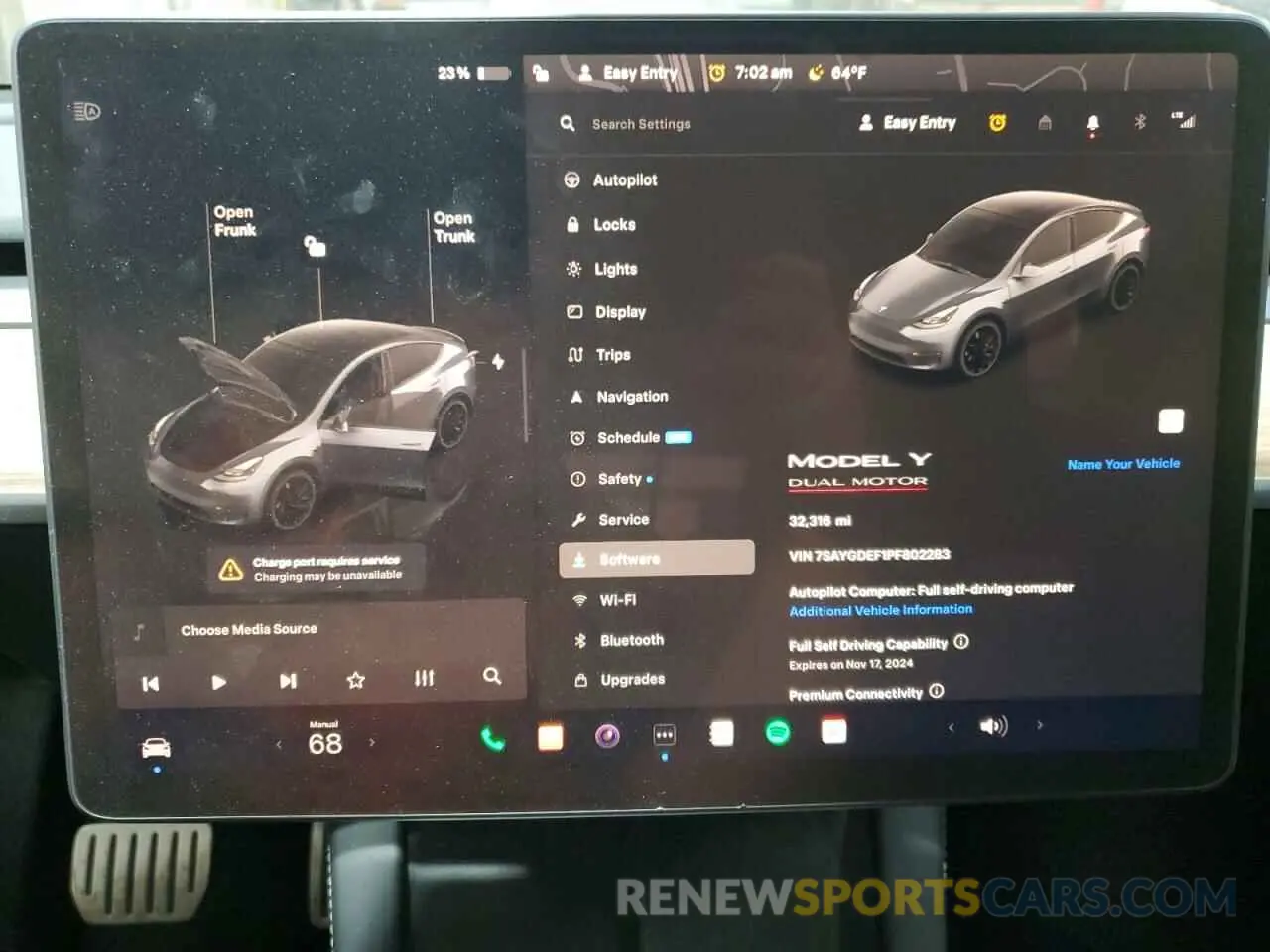 9 Photograph of a damaged car 7SAYGDEF1PF802283 TESLA MODEL Y 2023
