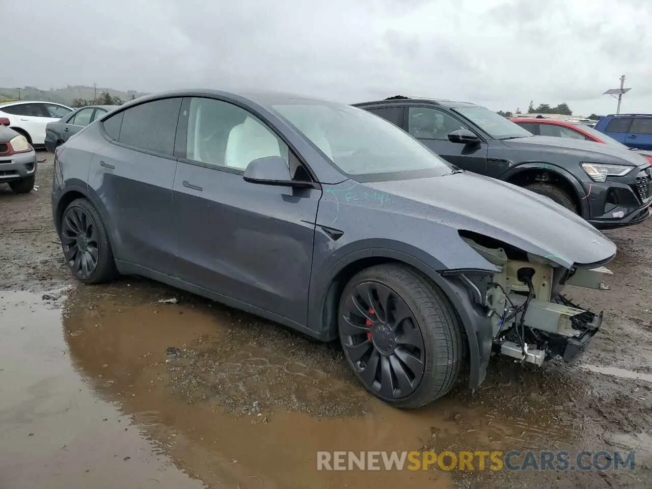 4 Photograph of a damaged car 7SAYGDEF1PF833307 TESLA MODEL Y 2023
