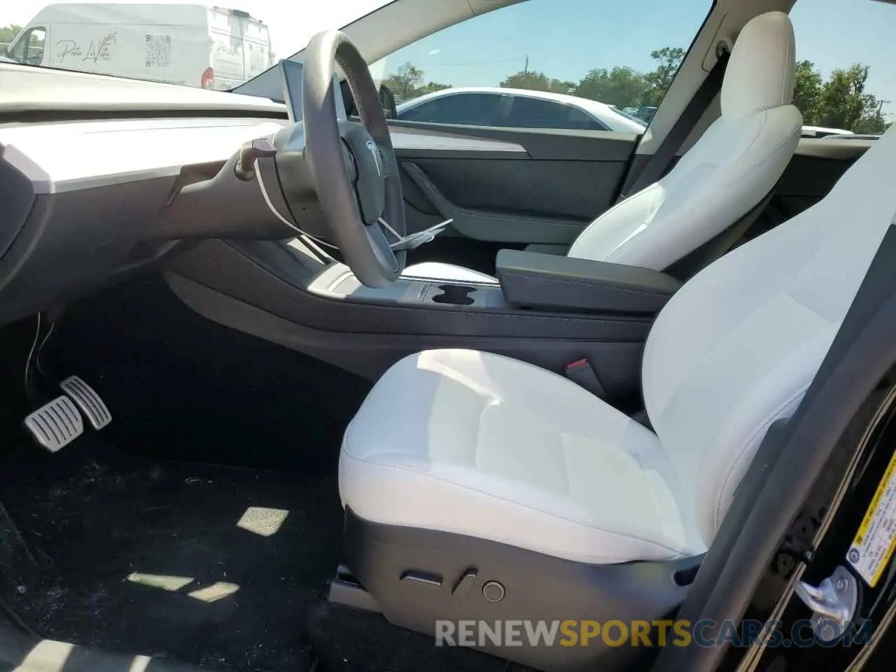 7 Photograph of a damaged car 7SAYGDEF1PF846431 TESLA MODEL Y 2023