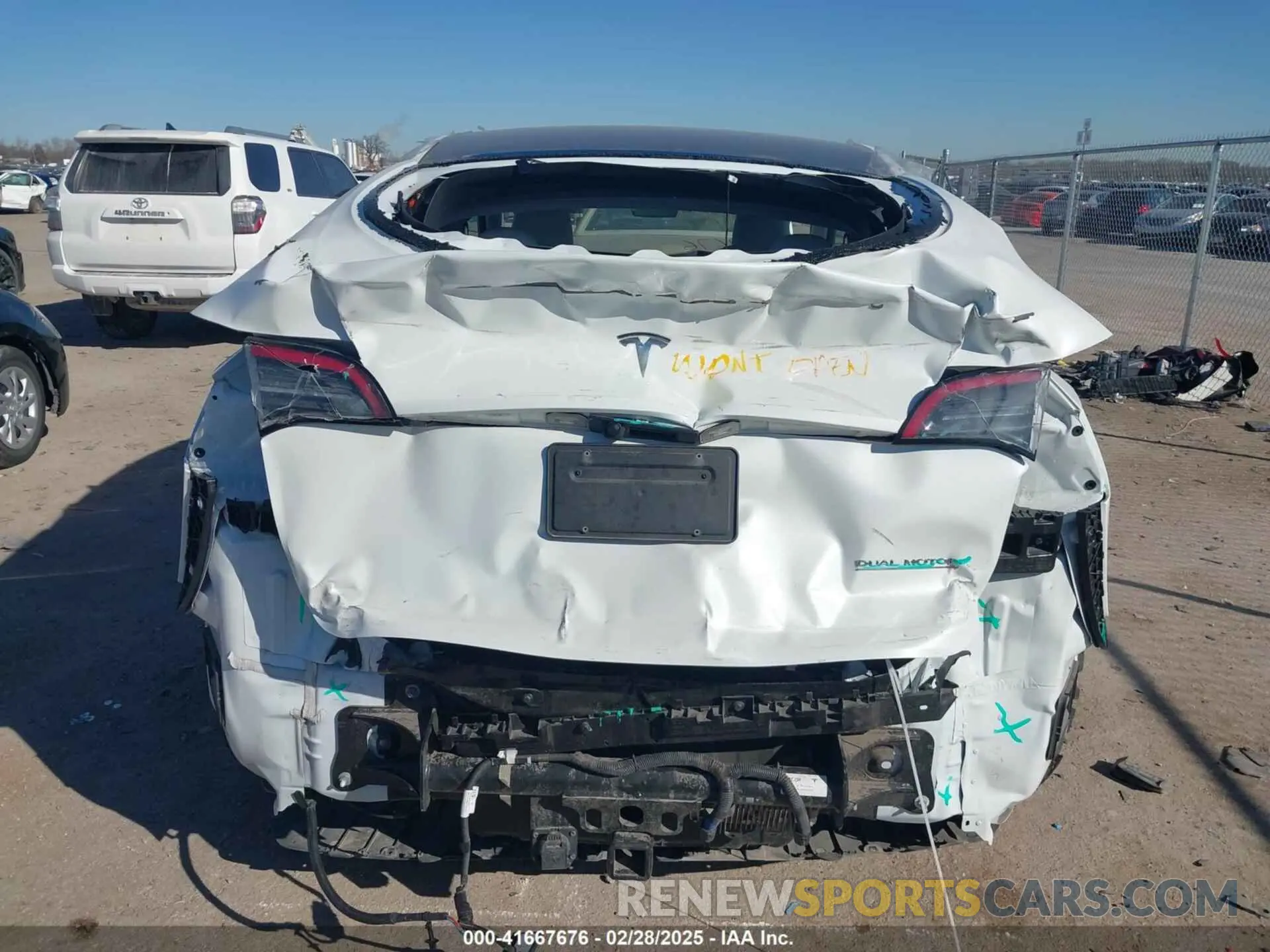 15 Photograph of a damaged car 7SAYGDEF1PF864976 TESLA MODEL Y 2023