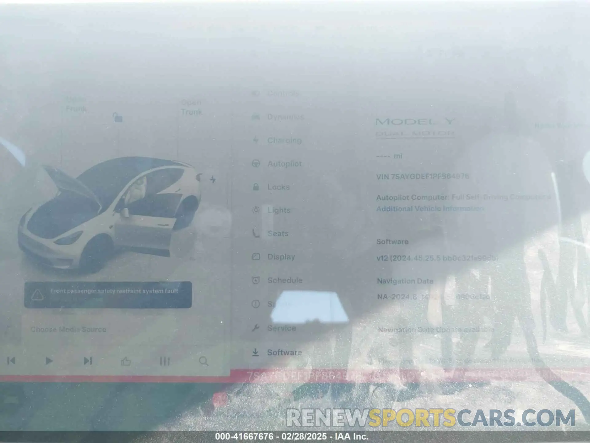17 Photograph of a damaged car 7SAYGDEF1PF864976 TESLA MODEL Y 2023