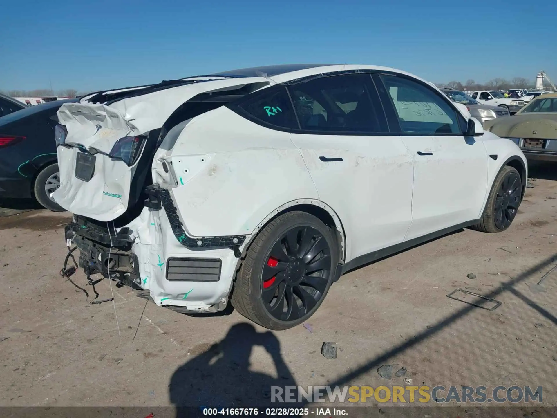 4 Photograph of a damaged car 7SAYGDEF1PF864976 TESLA MODEL Y 2023