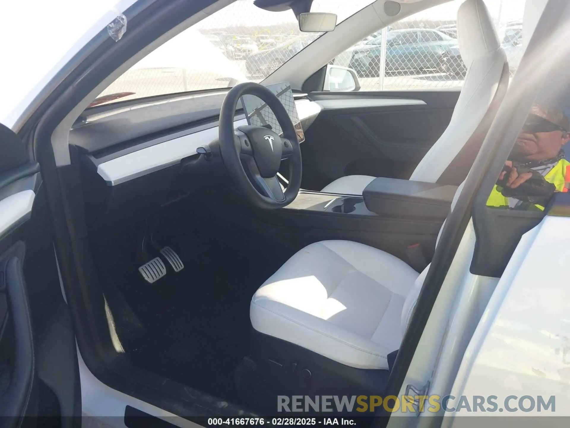 5 Photograph of a damaged car 7SAYGDEF1PF864976 TESLA MODEL Y 2023