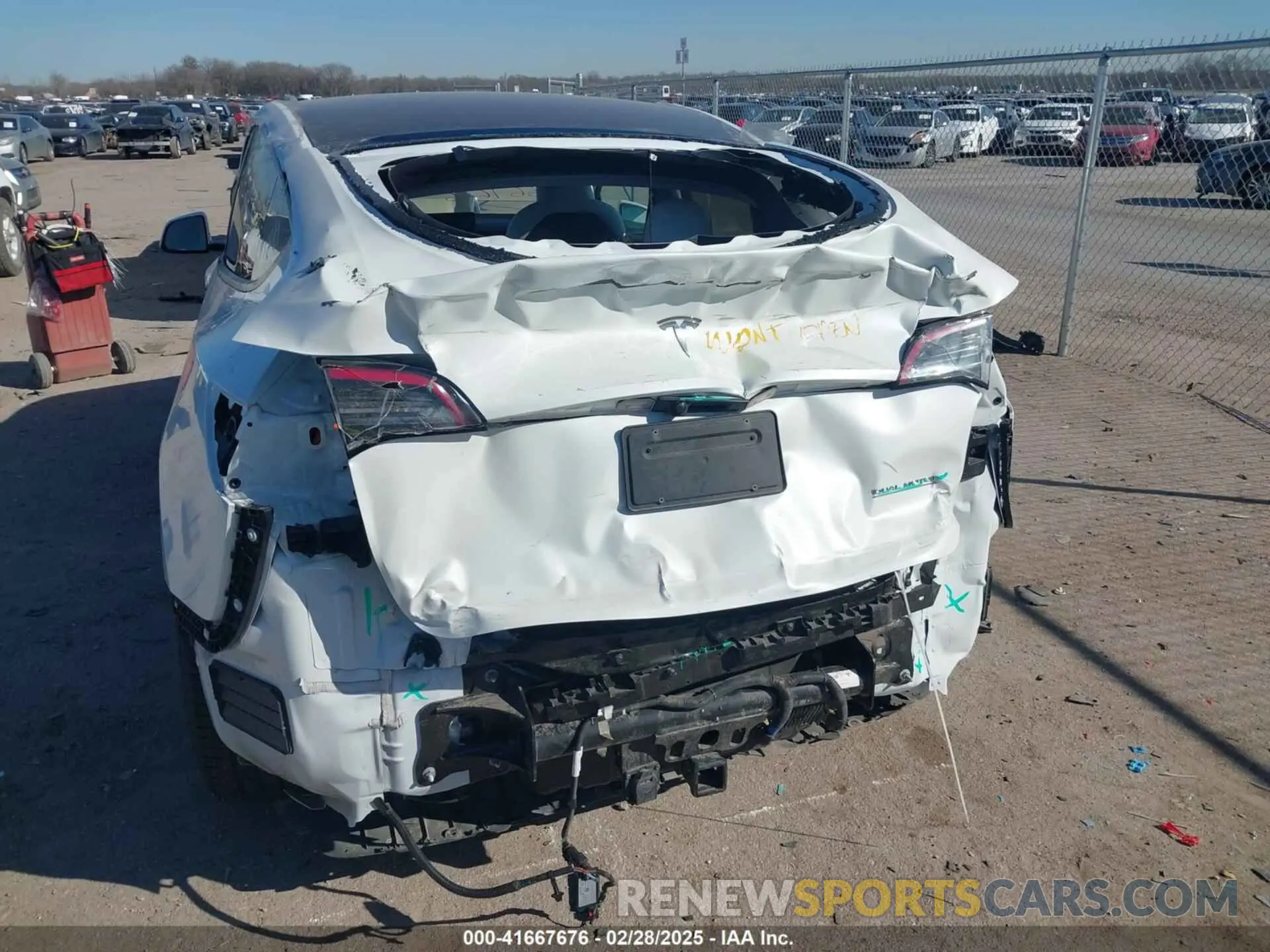 6 Photograph of a damaged car 7SAYGDEF1PF864976 TESLA MODEL Y 2023