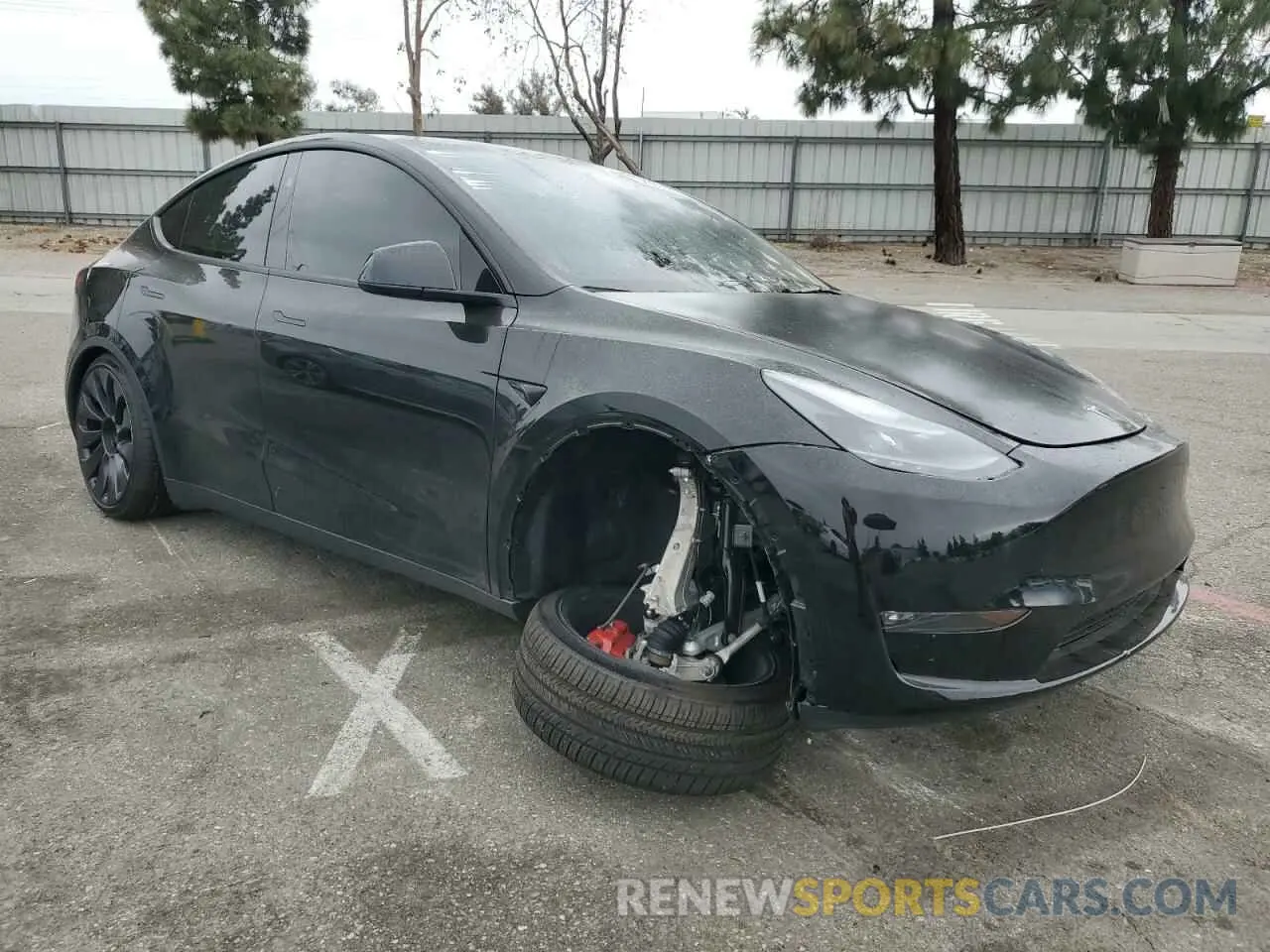 4 Photograph of a damaged car 7SAYGDEF1PF905820 TESLA MODEL Y 2023