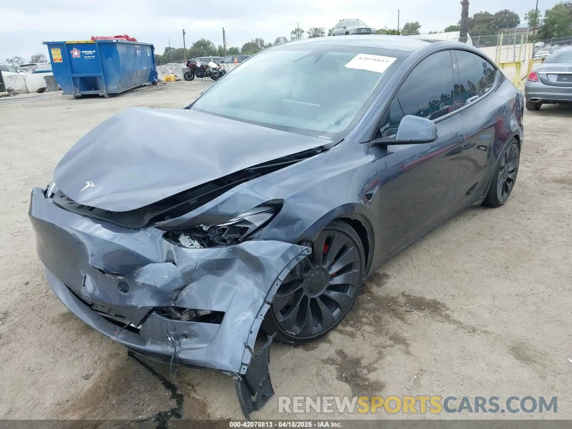 2 Photograph of a damaged car 7SAYGDEF1PF925274 TESLA MODEL Y 2023