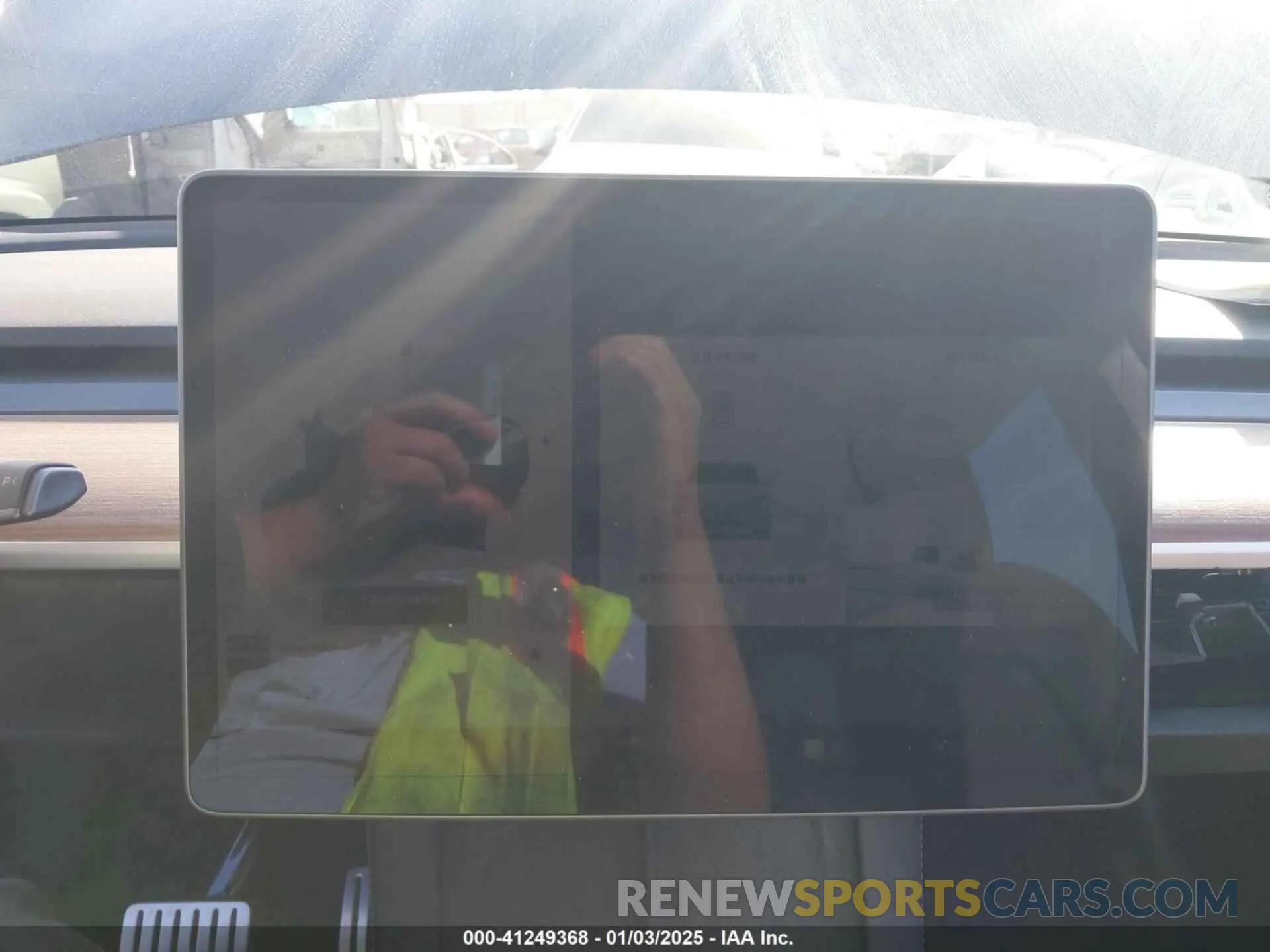 17 Photograph of a damaged car 7SAYGDEF1PF940230 TESLA MODEL Y 2023