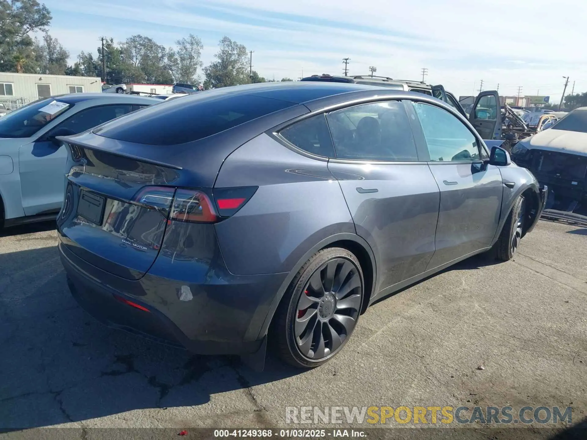 4 Photograph of a damaged car 7SAYGDEF1PF940230 TESLA MODEL Y 2023