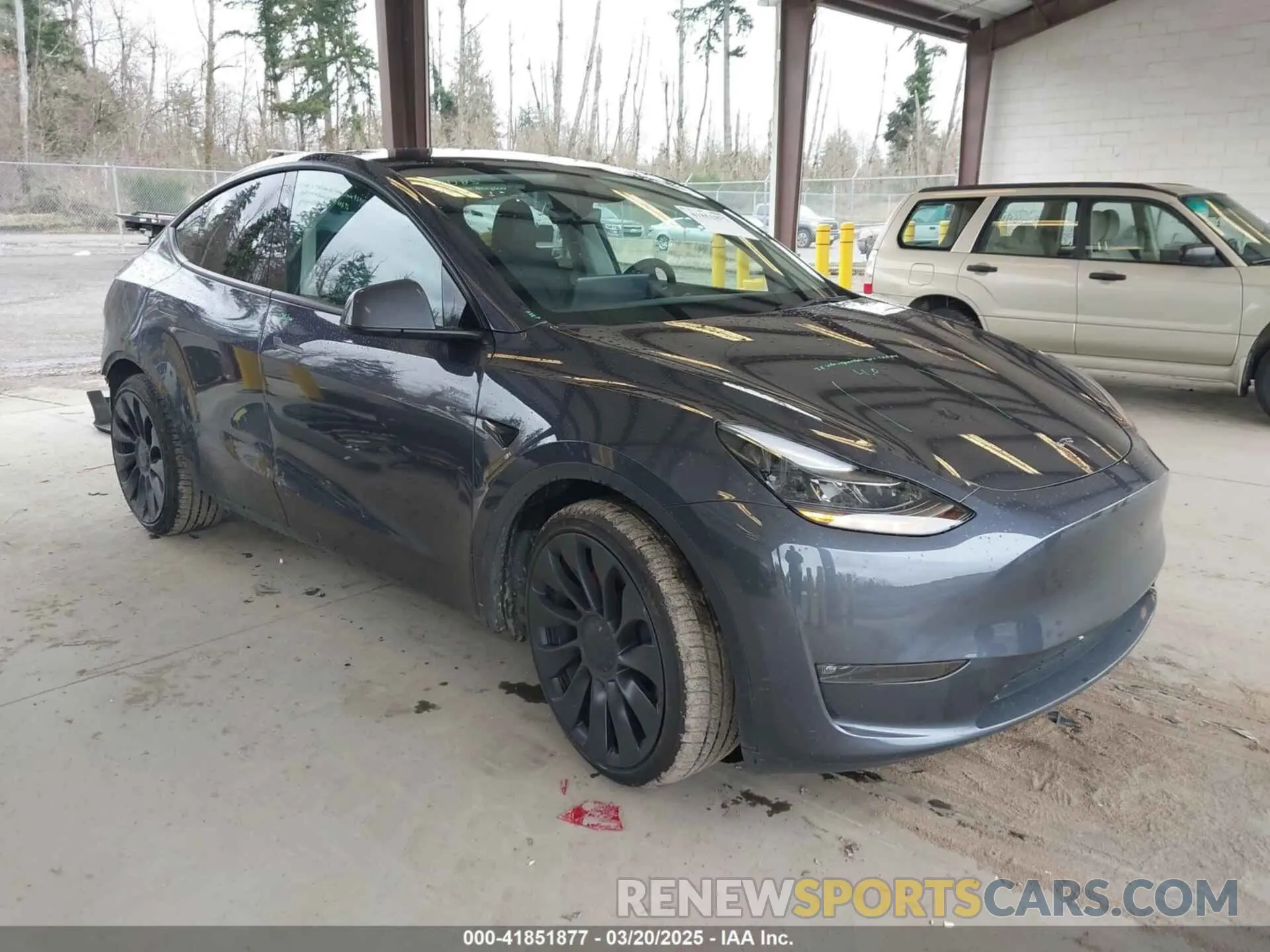 1 Photograph of a damaged car 7SAYGDEF1PF941197 TESLA MODEL Y 2023