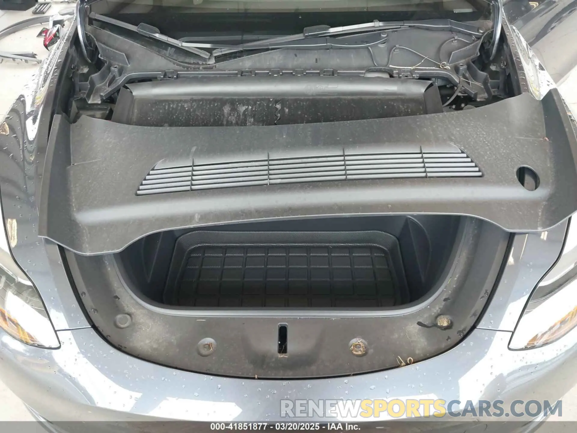 10 Photograph of a damaged car 7SAYGDEF1PF941197 TESLA MODEL Y 2023