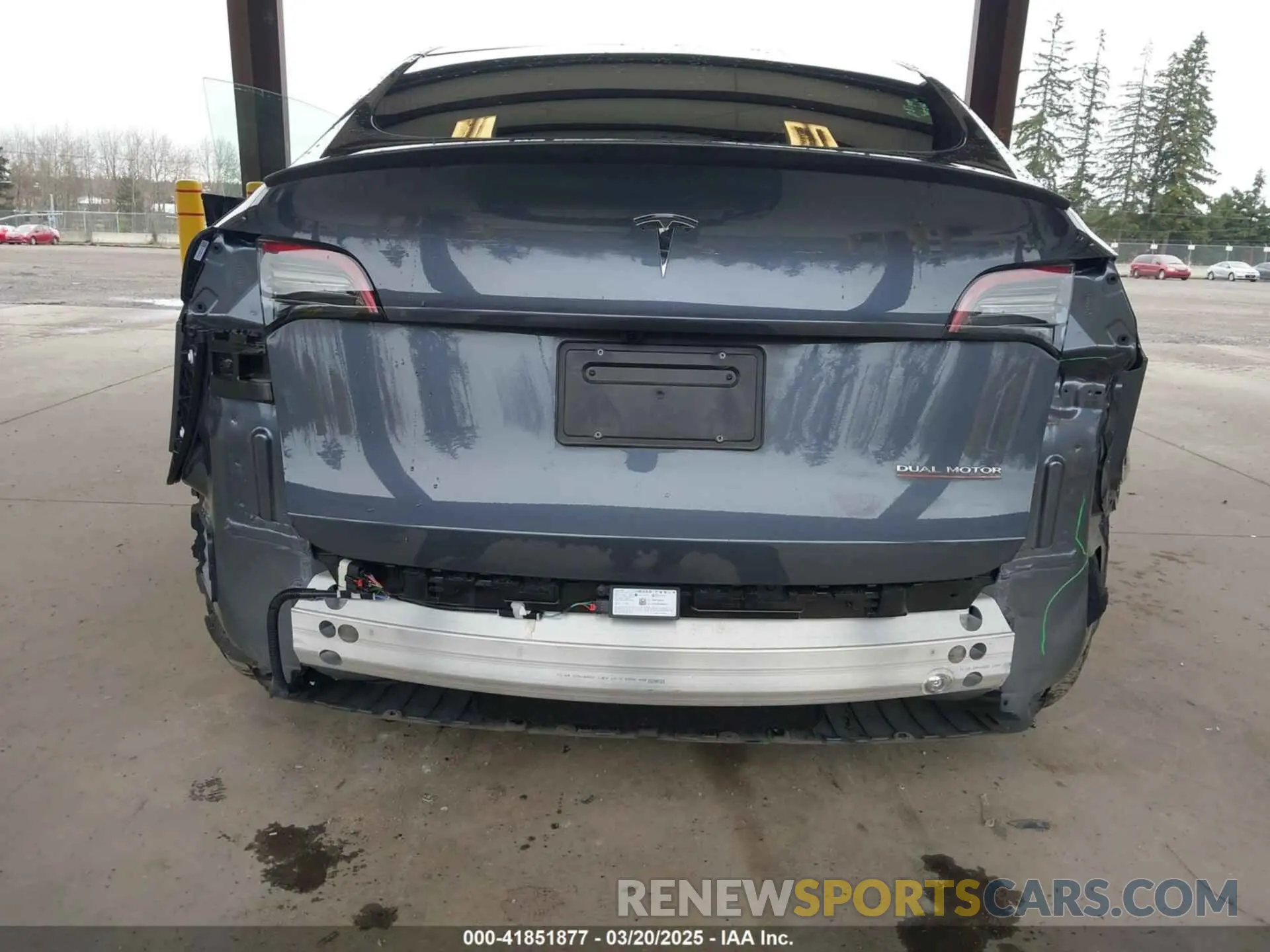 6 Photograph of a damaged car 7SAYGDEF1PF941197 TESLA MODEL Y 2023