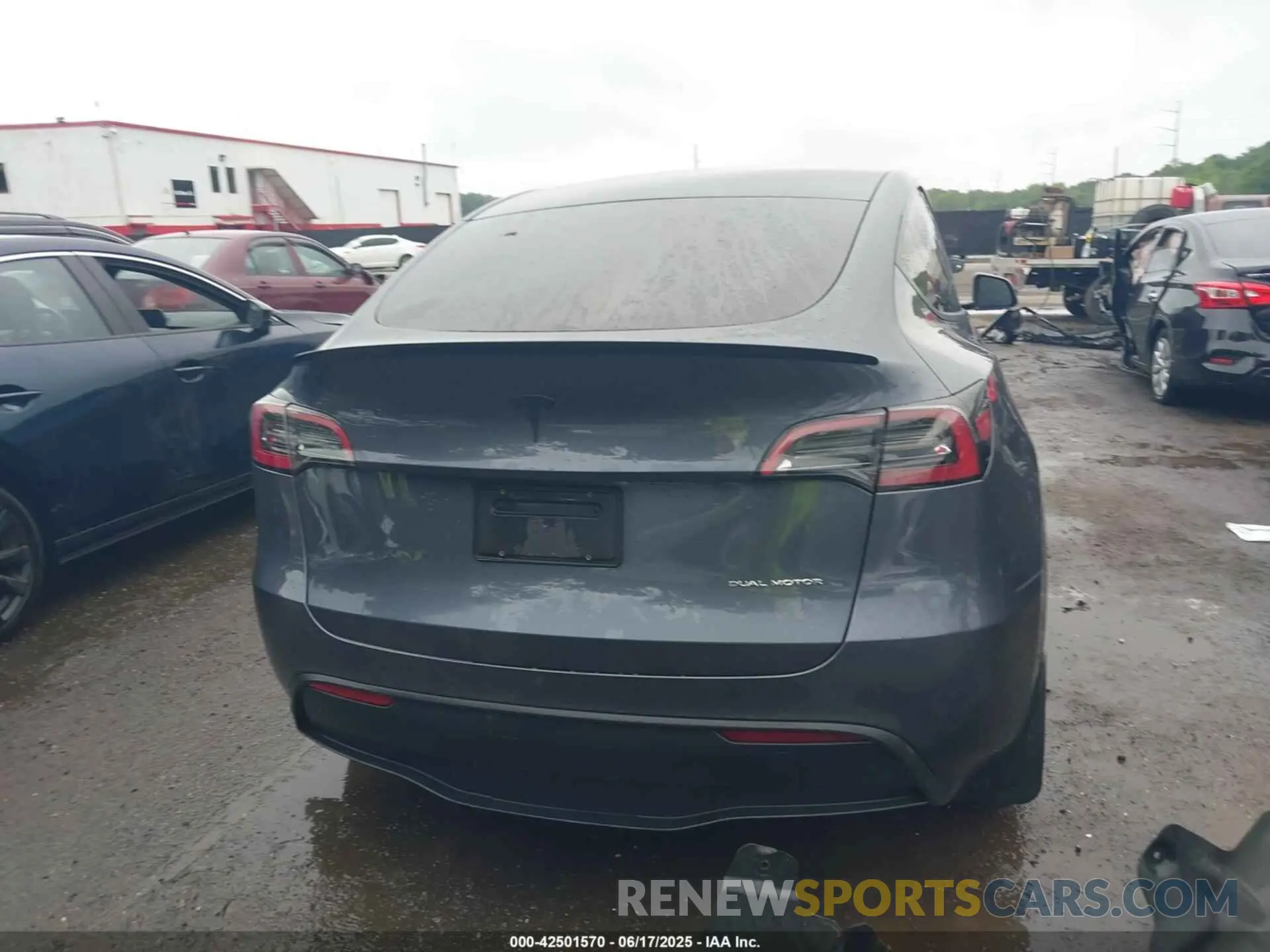 16 Photograph of a damaged car 7SAYGDEF2PA049778 TESLA MODEL Y 2023
