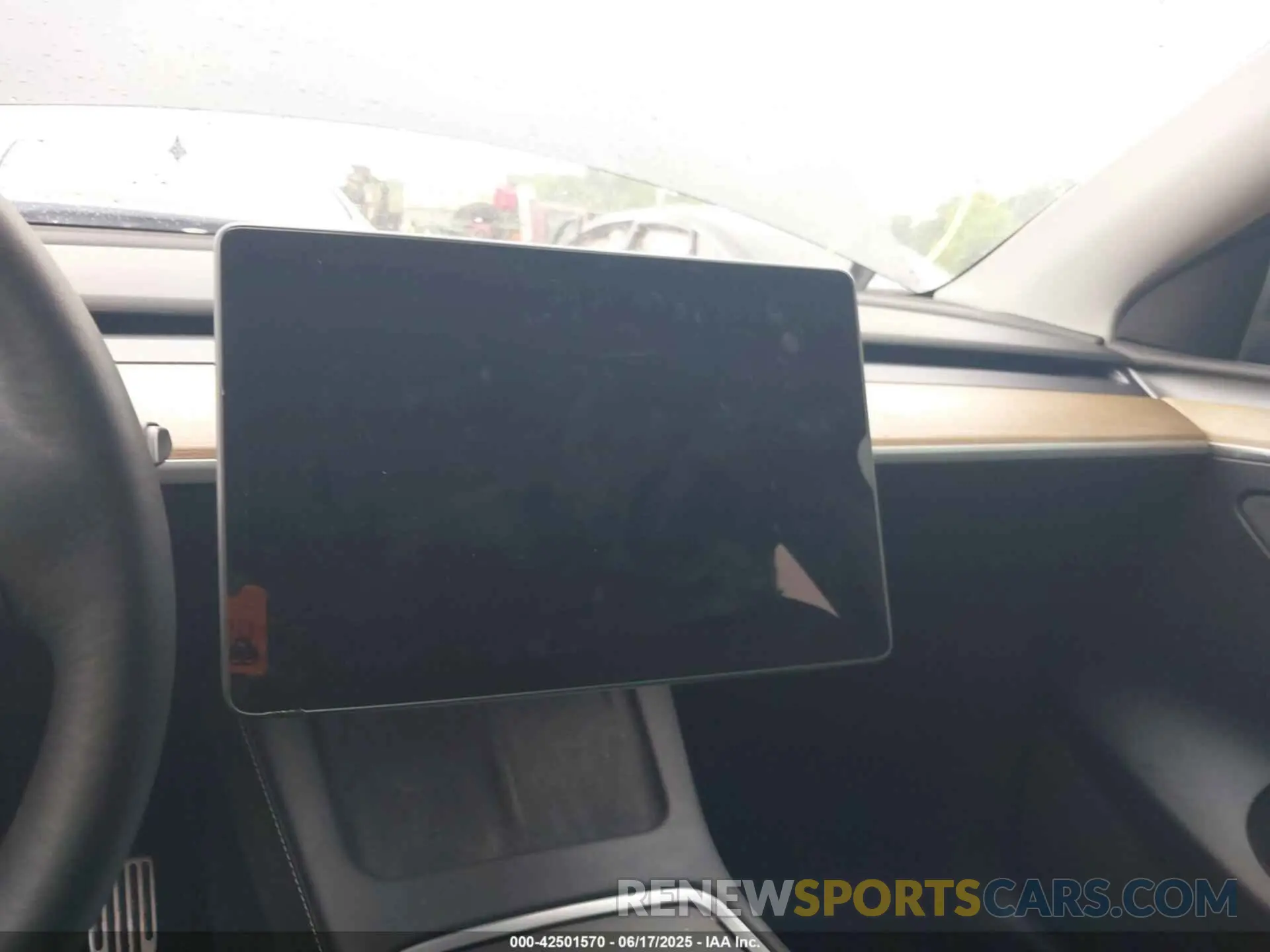 17 Photograph of a damaged car 7SAYGDEF2PA049778 TESLA MODEL Y 2023