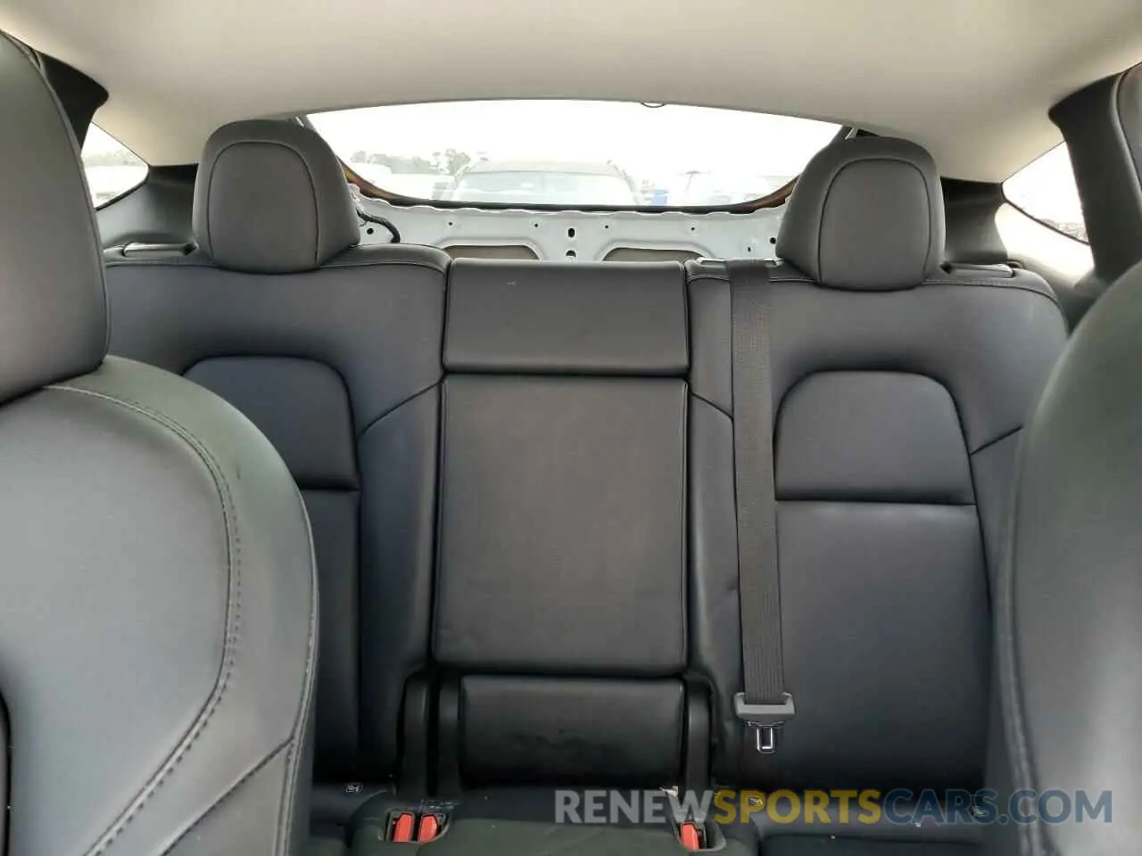 10 Photograph of a damaged car 7SAYGDEF2PF595192 TESLA MODEL Y 2023