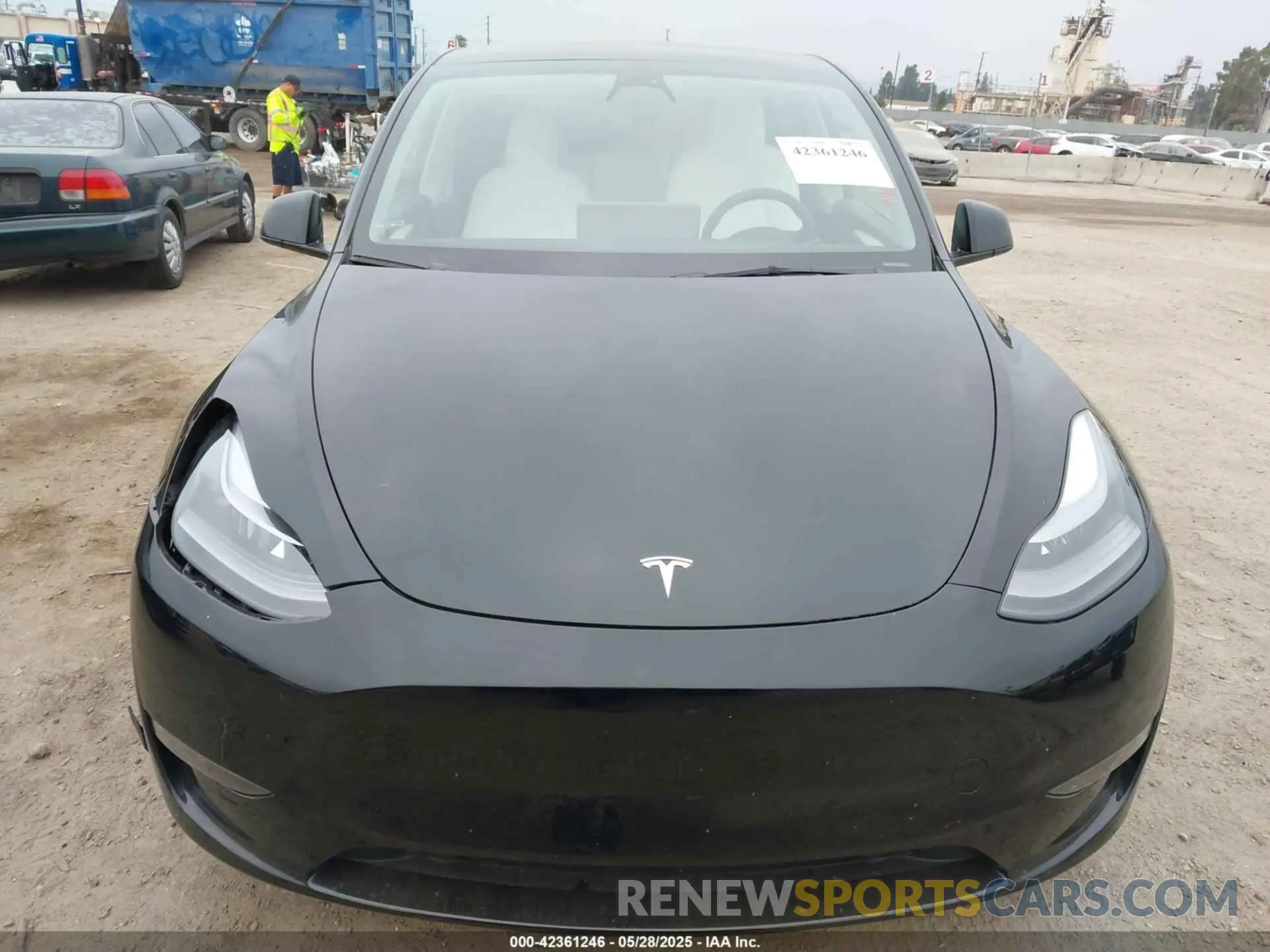 12 Photograph of a damaged car 7SAYGDEF2PF635996 TESLA MODEL Y 2023