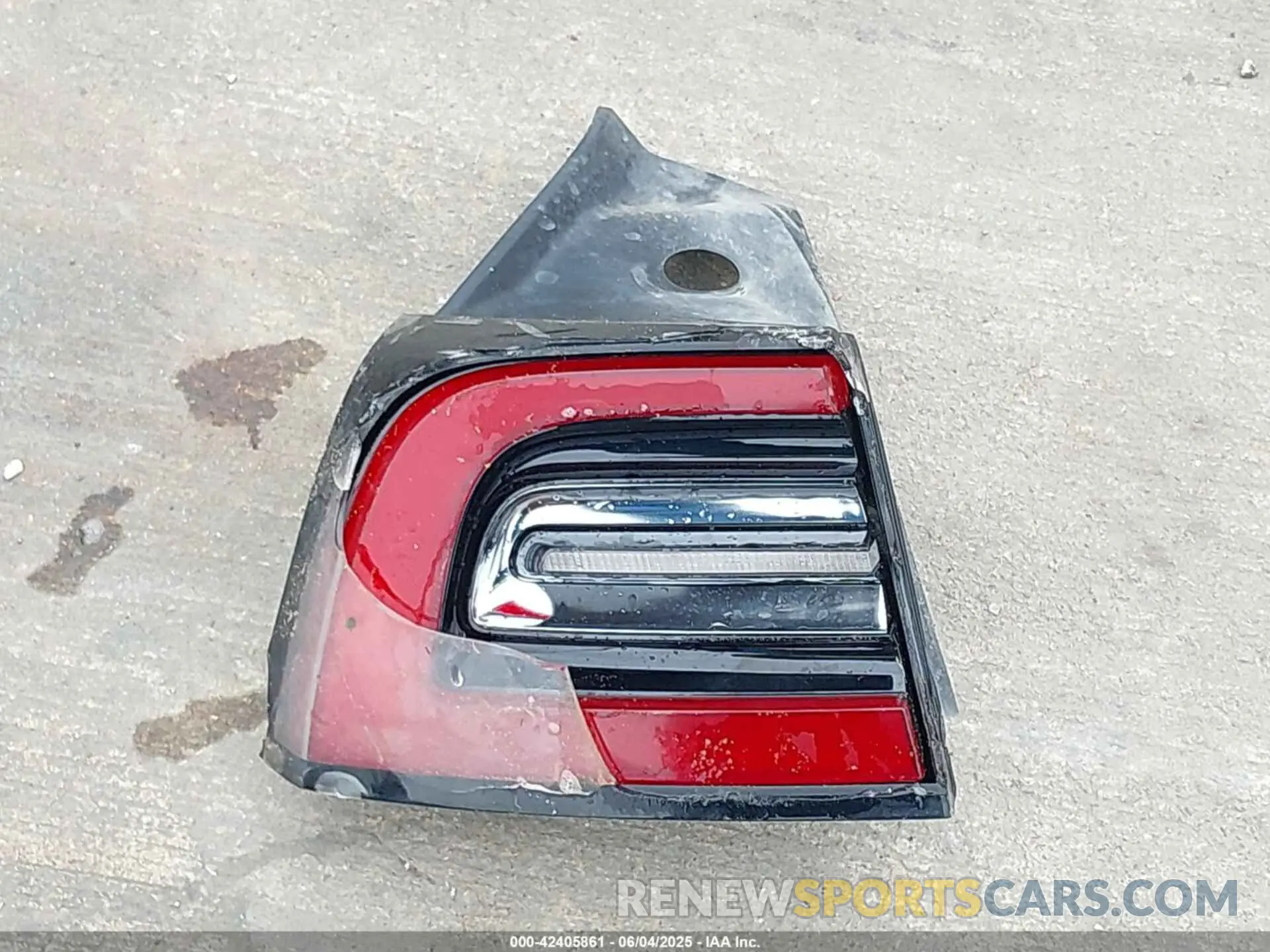 11 Photograph of a damaged car 7SAYGDEF2PF700913 TESLA MODEL Y 2023