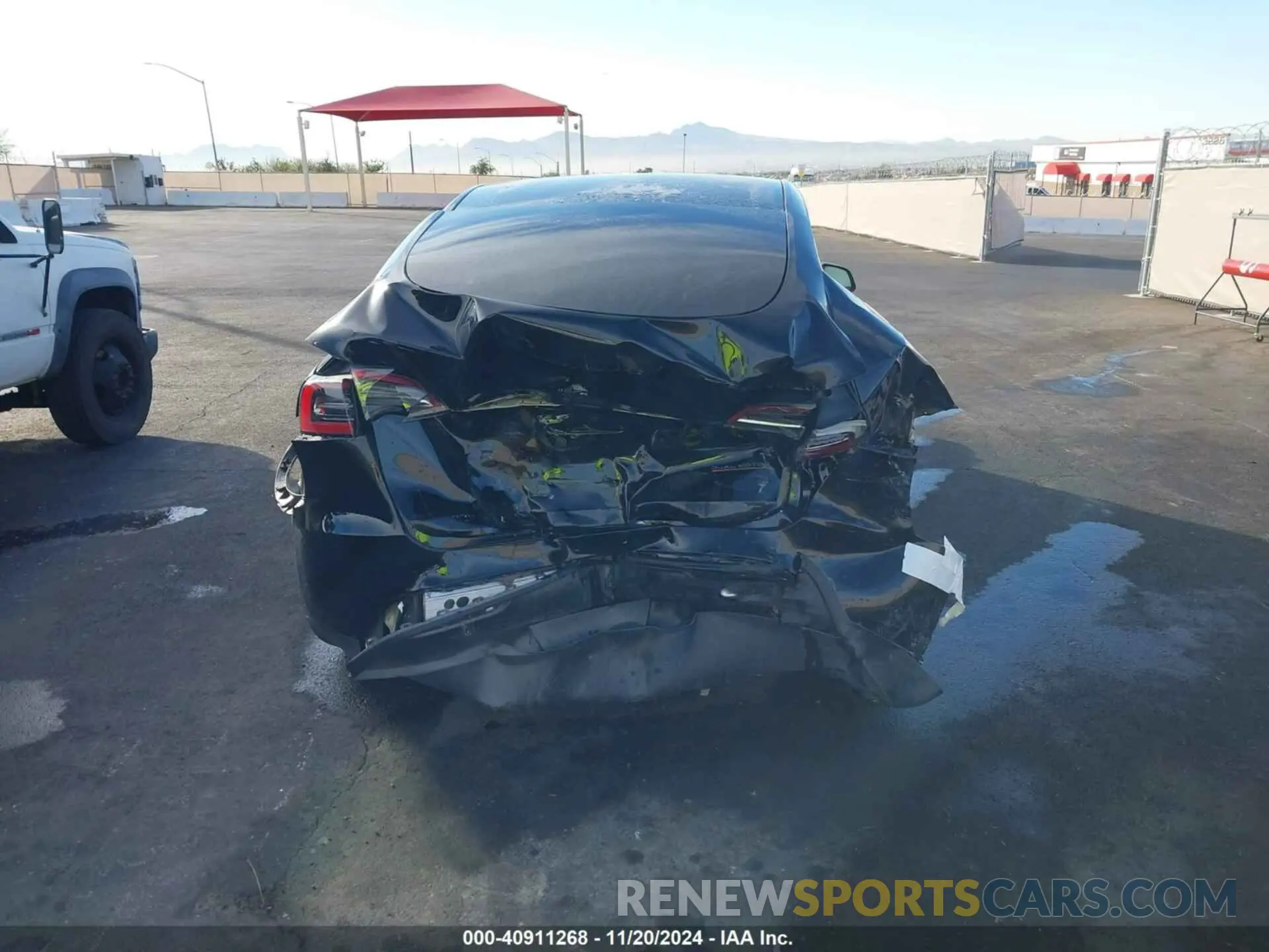 15 Photograph of a damaged car 7SAYGDEF2PF737721 TESLA MODEL Y 2023