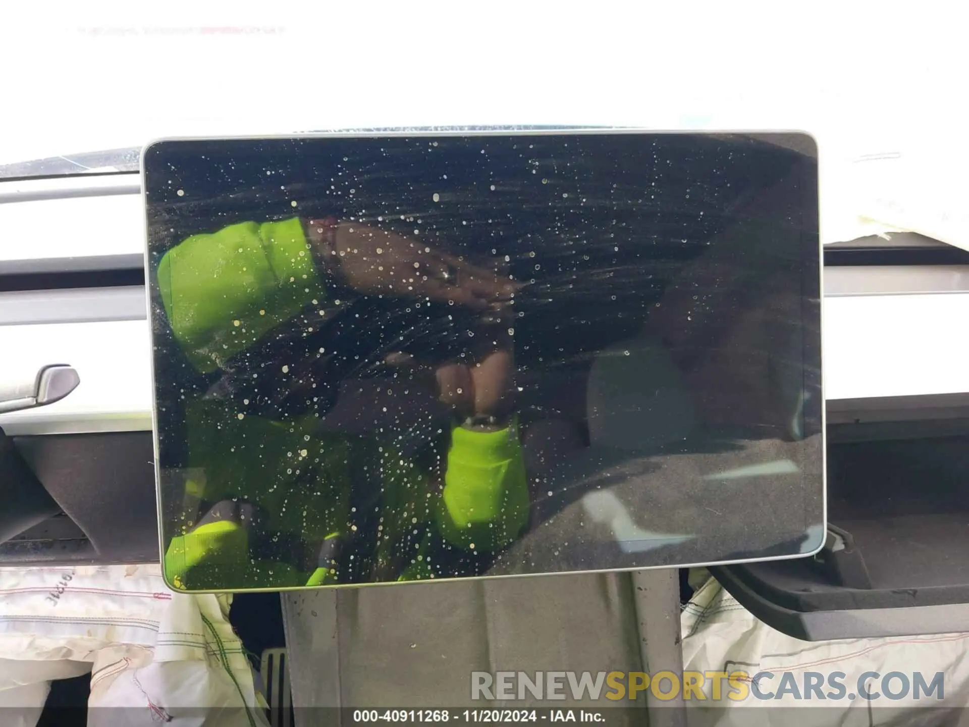 17 Photograph of a damaged car 7SAYGDEF2PF737721 TESLA MODEL Y 2023