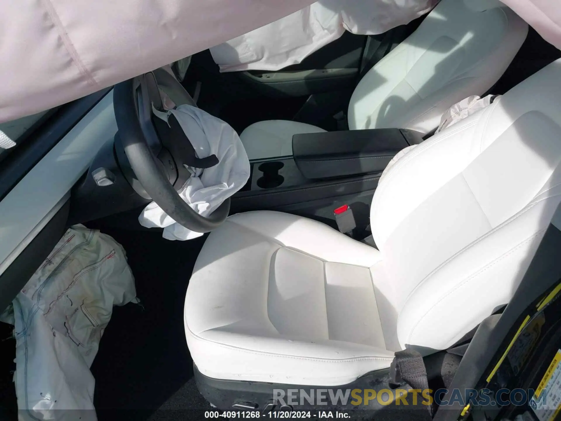 5 Photograph of a damaged car 7SAYGDEF2PF737721 TESLA MODEL Y 2023
