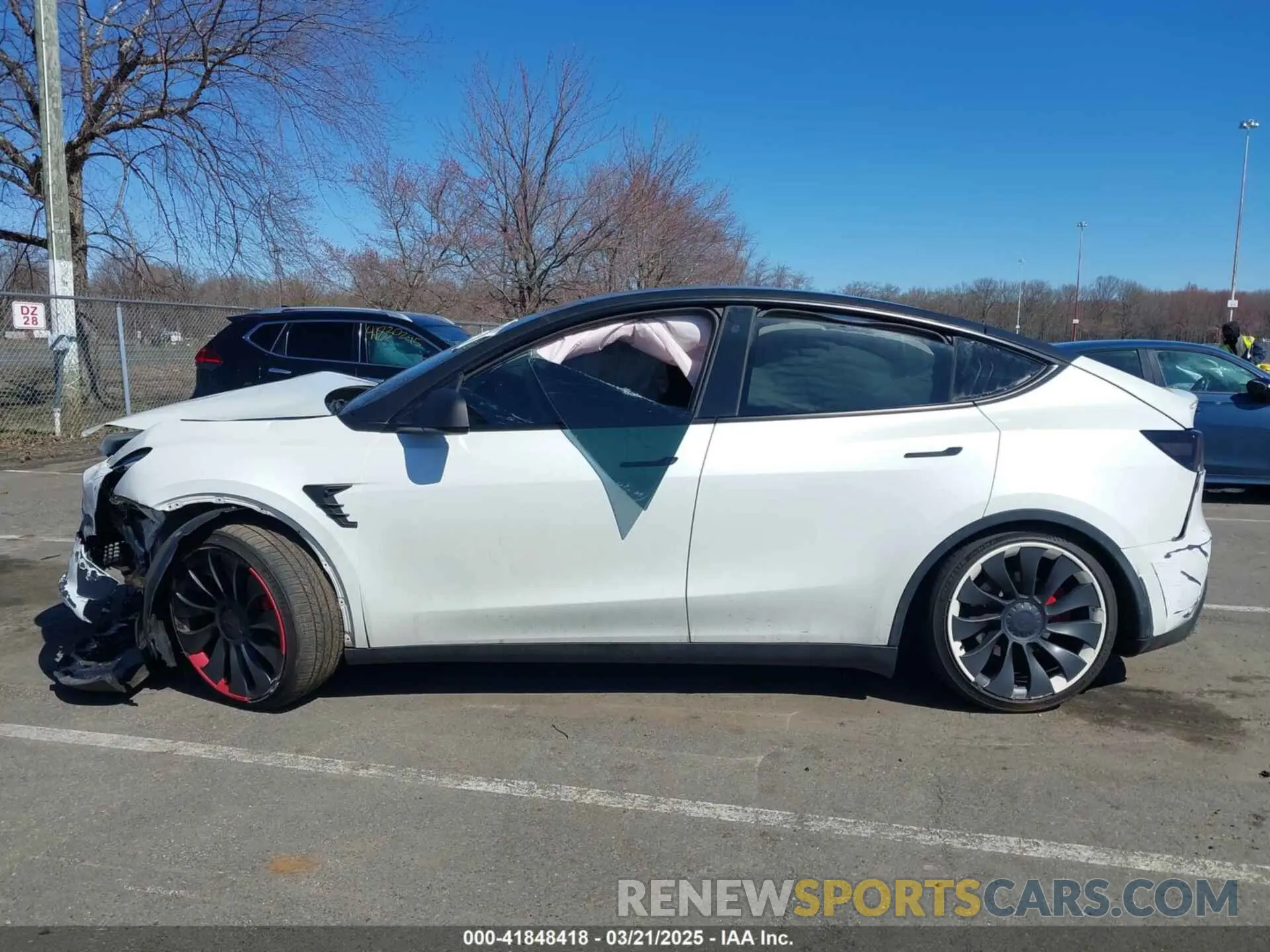 13 Photograph of a damaged car 7SAYGDEF2PF775367 TESLA MODEL Y 2023