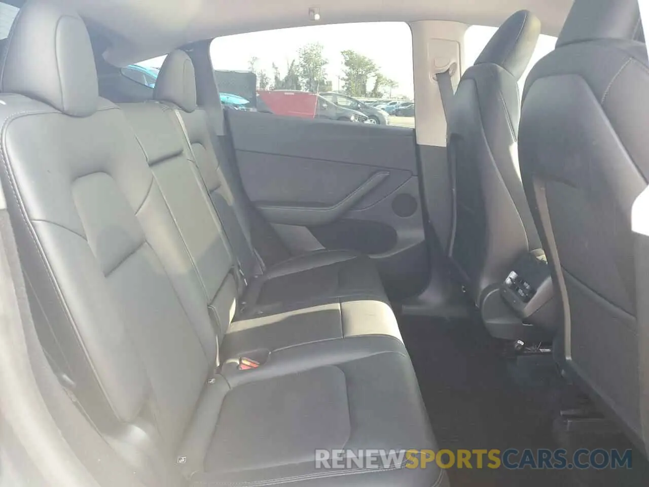 10 Photograph of a damaged car 7SAYGDEF2PF783176 TESLA MODEL Y 2023