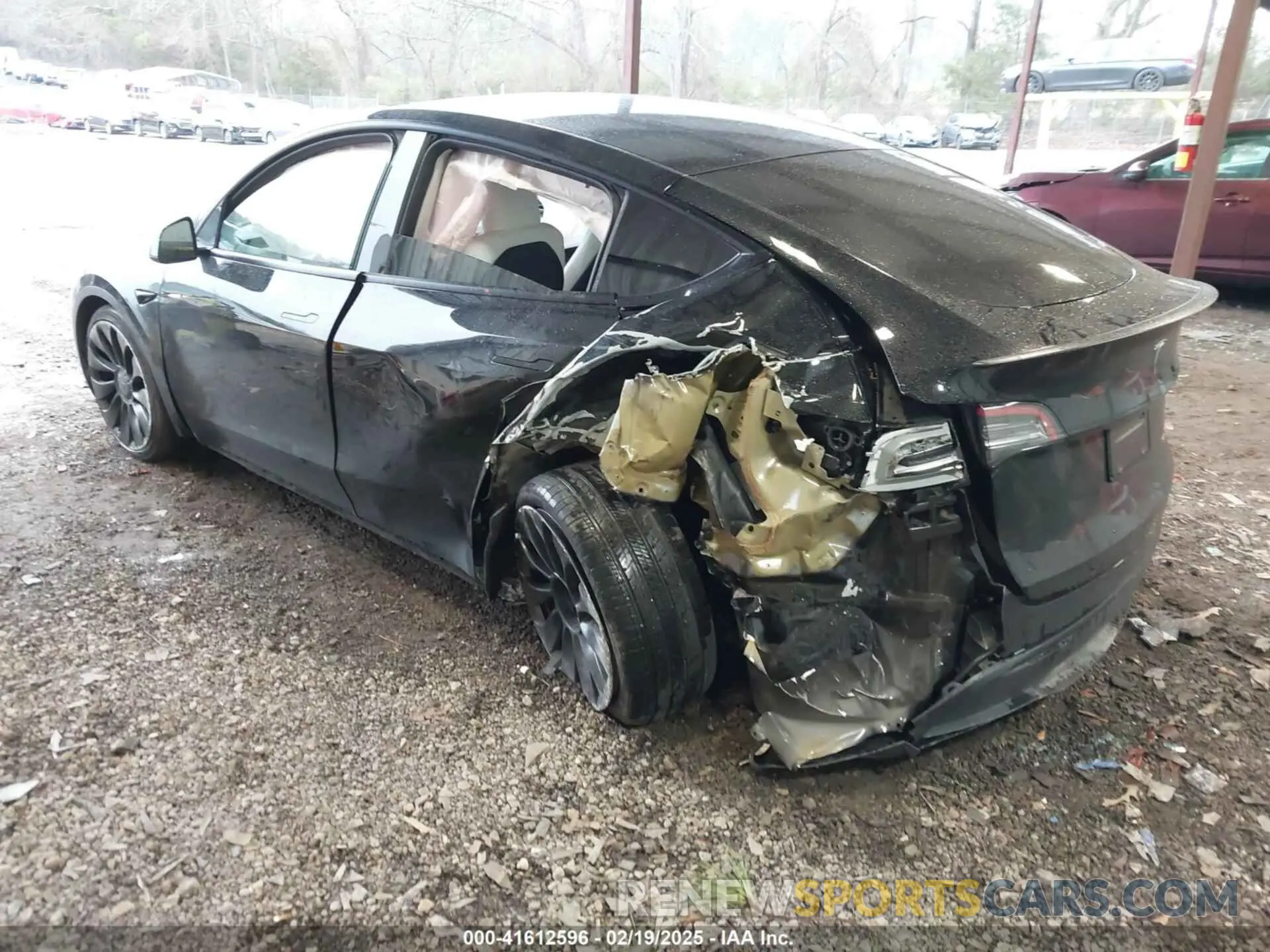 3 Photograph of a damaged car 7SAYGDEF2PF800641 TESLA MODEL Y 2023