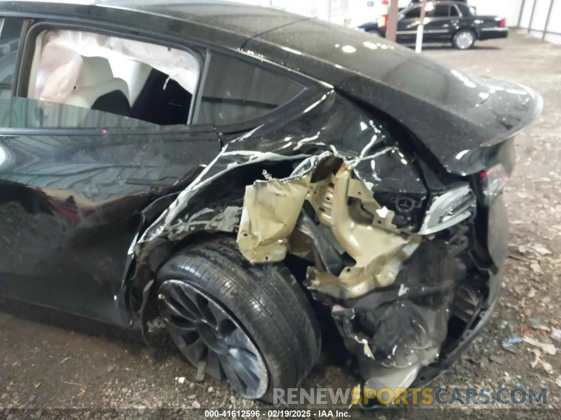 6 Photograph of a damaged car 7SAYGDEF2PF800641 TESLA MODEL Y 2023