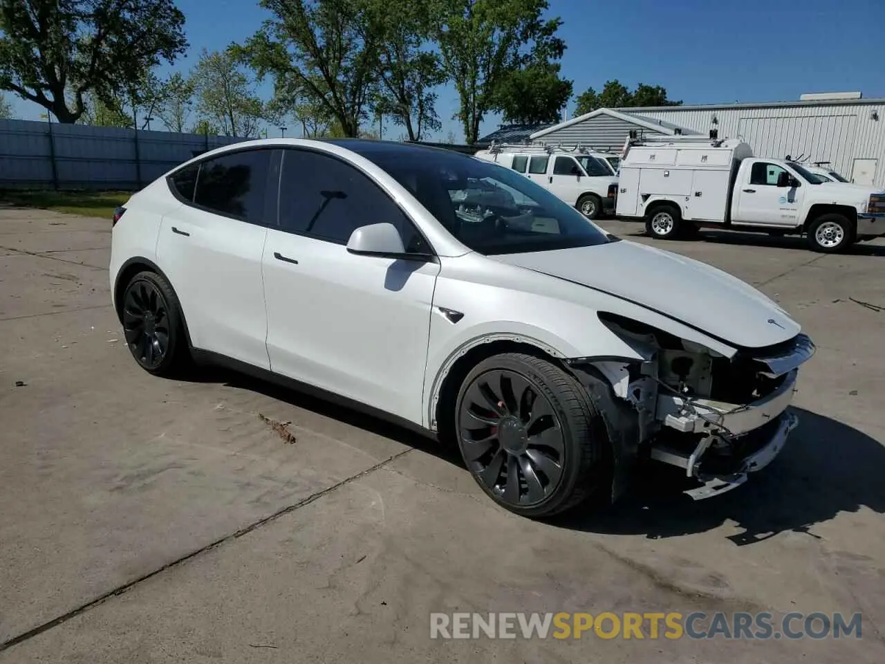 4 Photograph of a damaged car 7SAYGDEF2PF812675 TESLA MODEL Y 2023