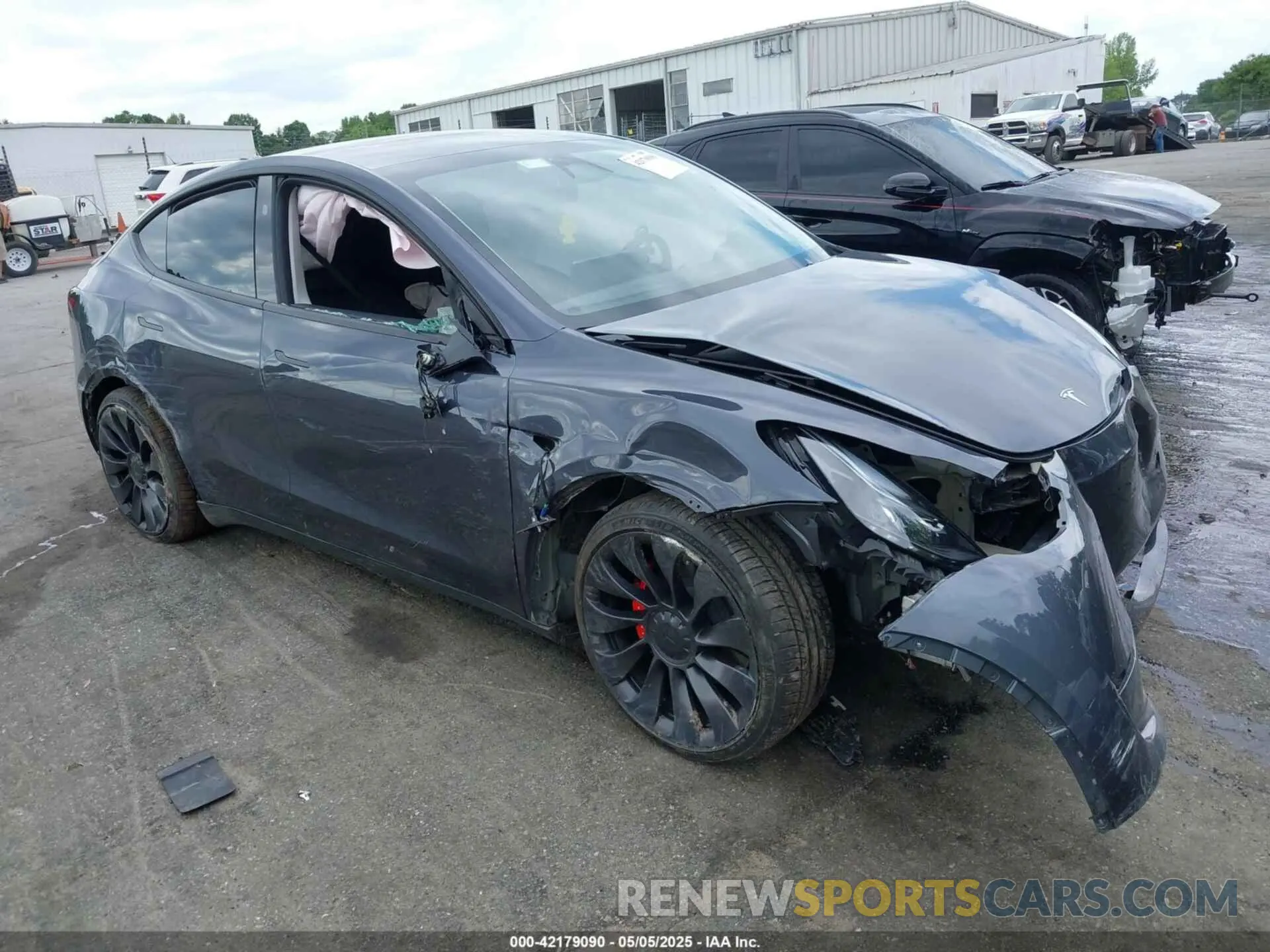1 Photograph of a damaged car 7SAYGDEF2PF845353 TESLA MODEL Y 2023
