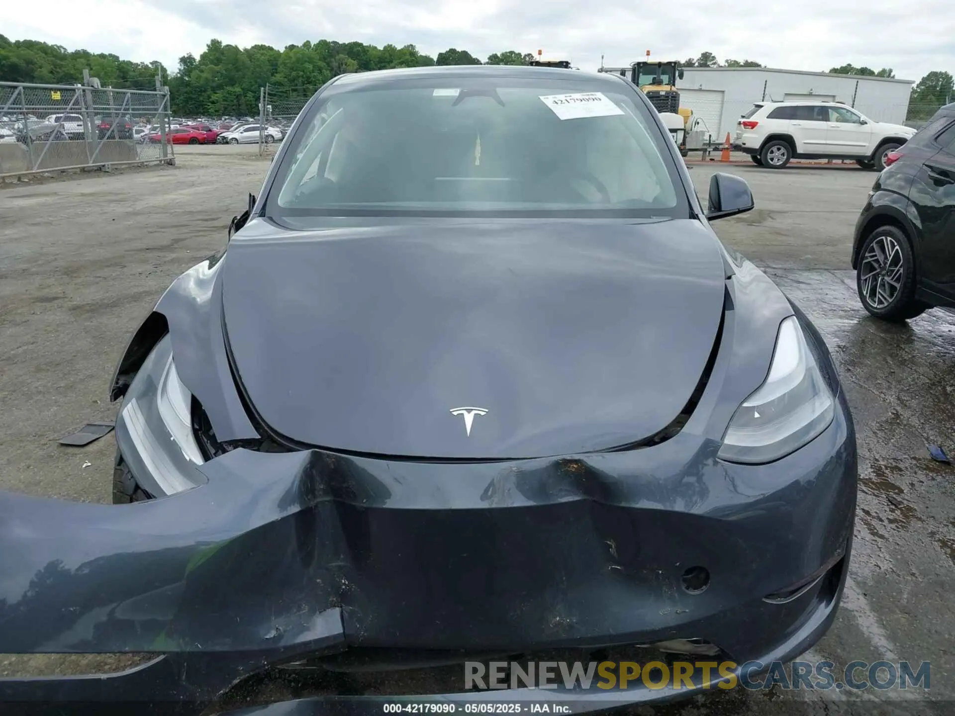 11 Photograph of a damaged car 7SAYGDEF2PF845353 TESLA MODEL Y 2023