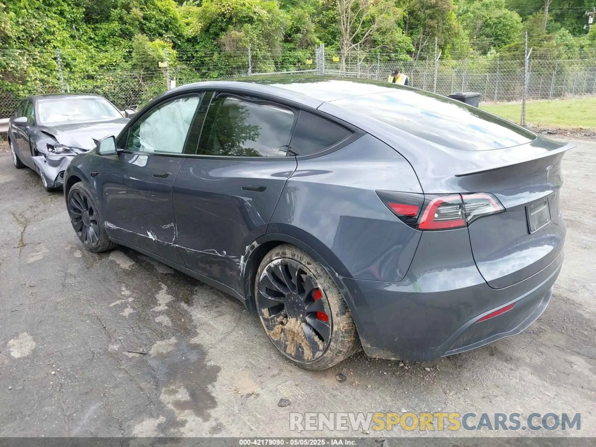 3 Photograph of a damaged car 7SAYGDEF2PF845353 TESLA MODEL Y 2023
