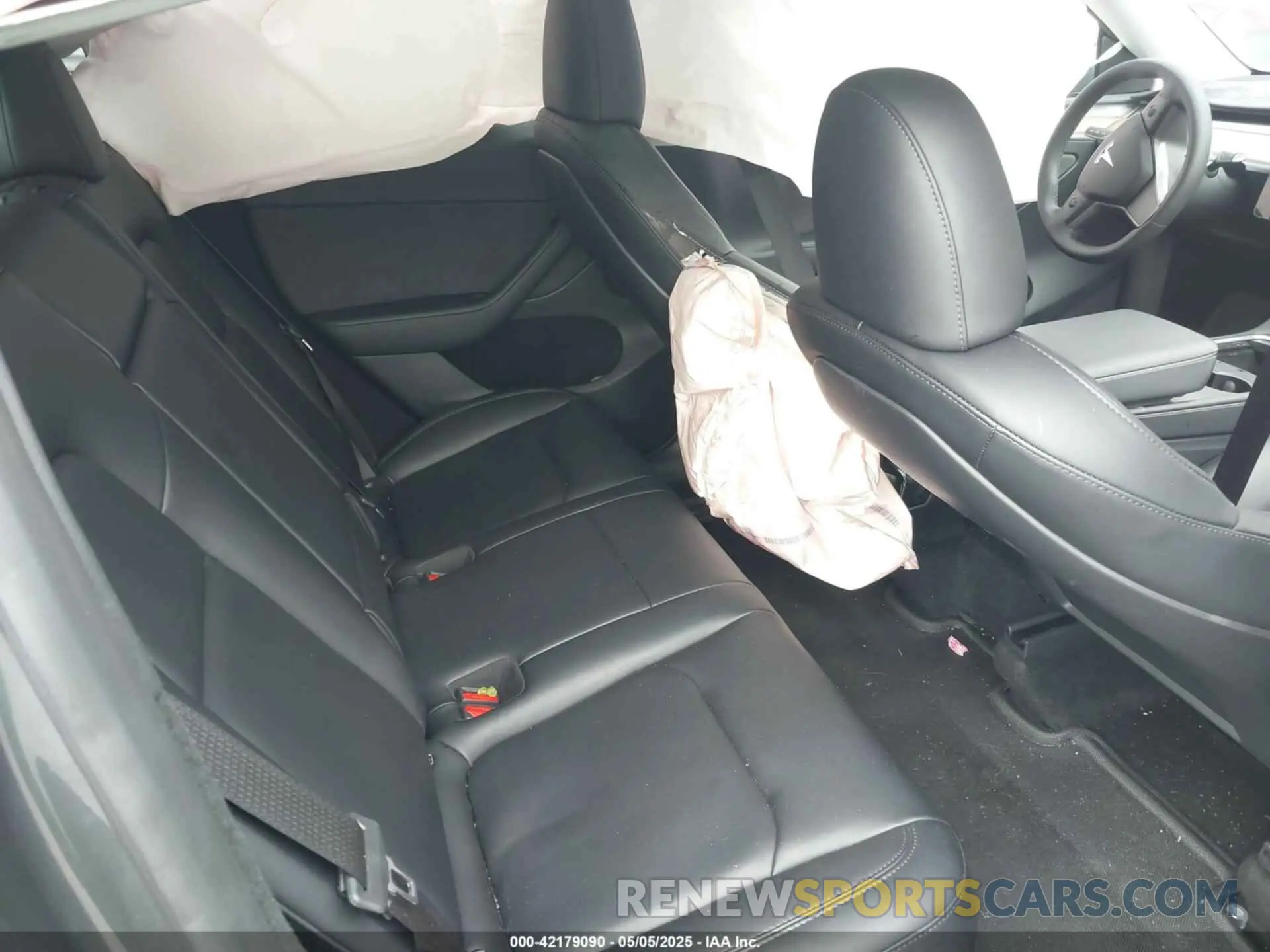 8 Photograph of a damaged car 7SAYGDEF2PF845353 TESLA MODEL Y 2023